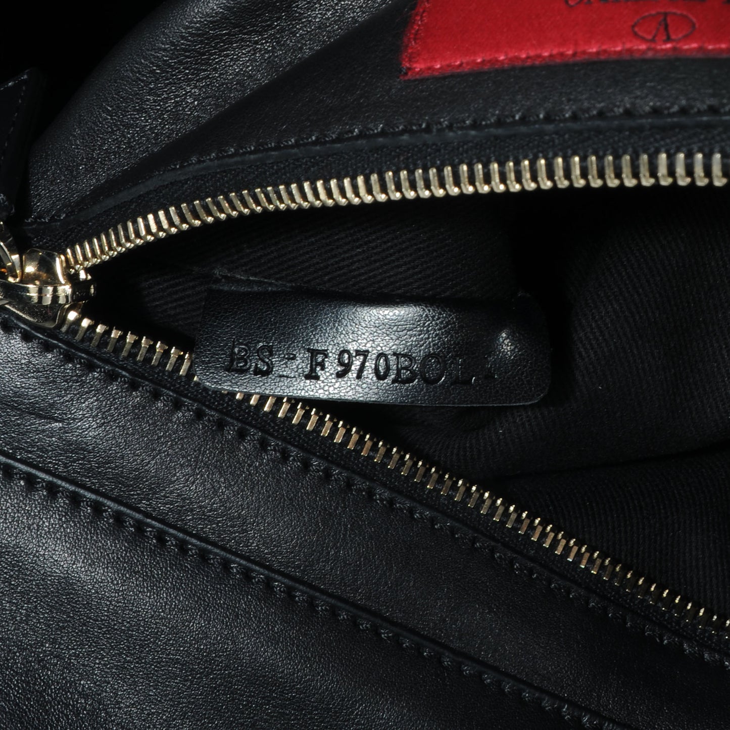 Vitello Medium Rockstud Tote Black