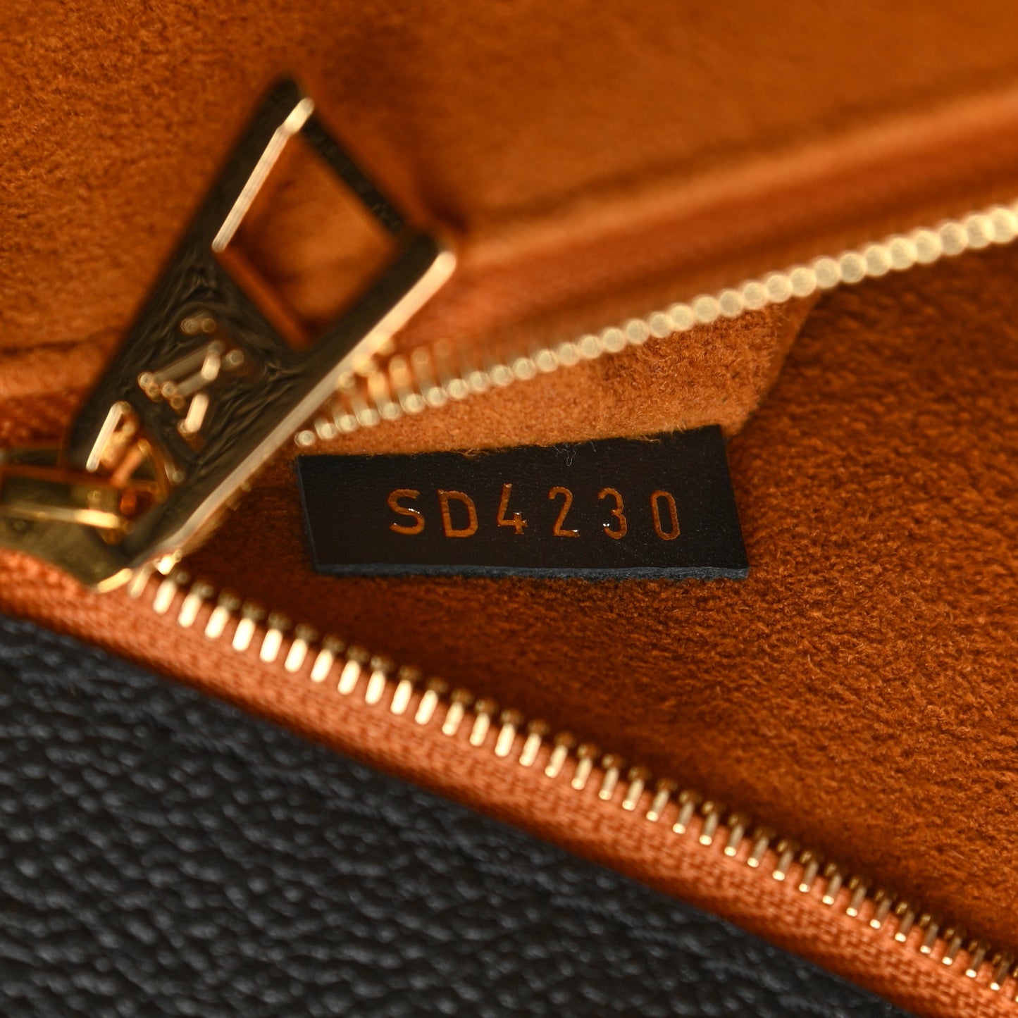 Empreinte Monogram Giant Onthego MM Black