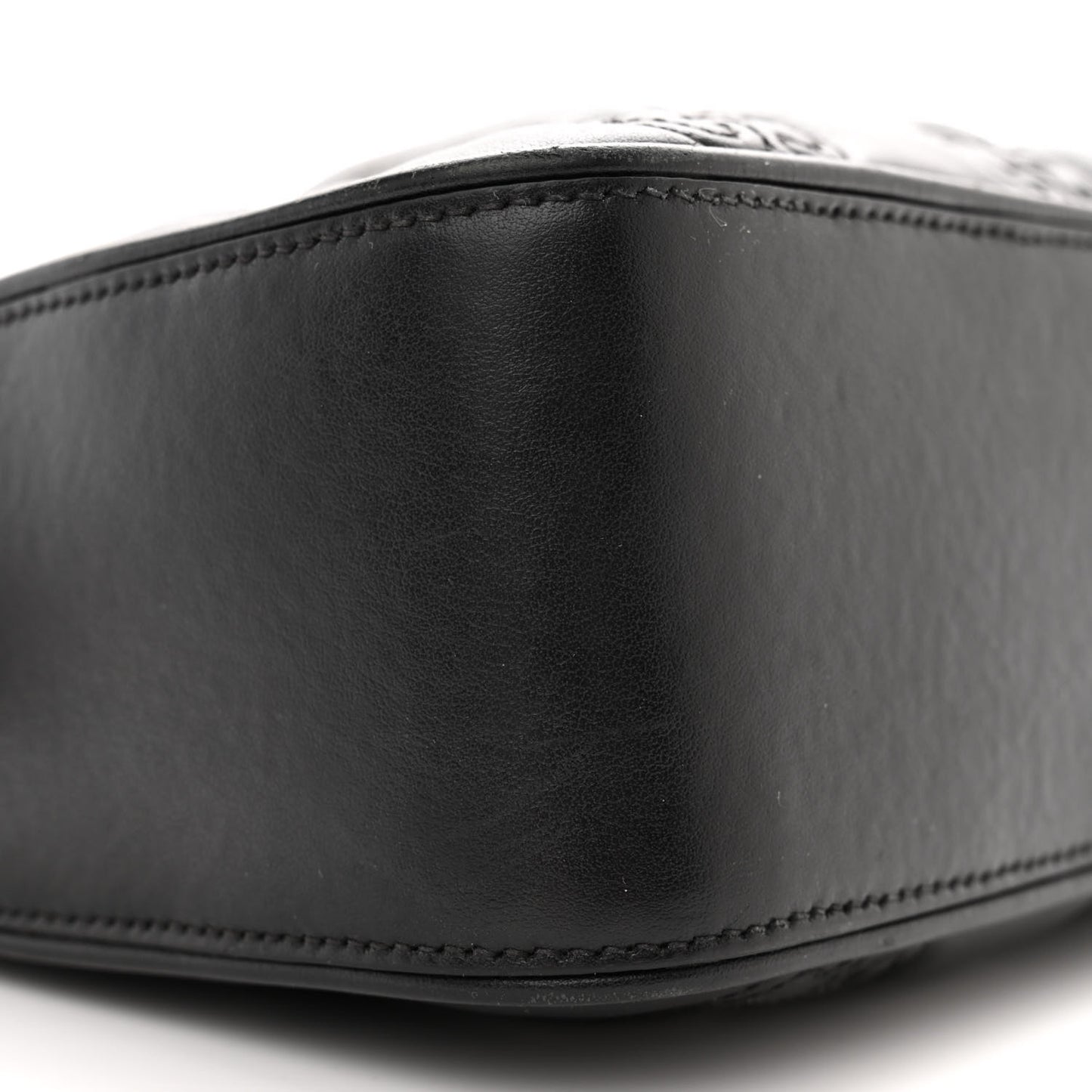 Calfskin GG Matelasse Shoulder Bag Black Natural