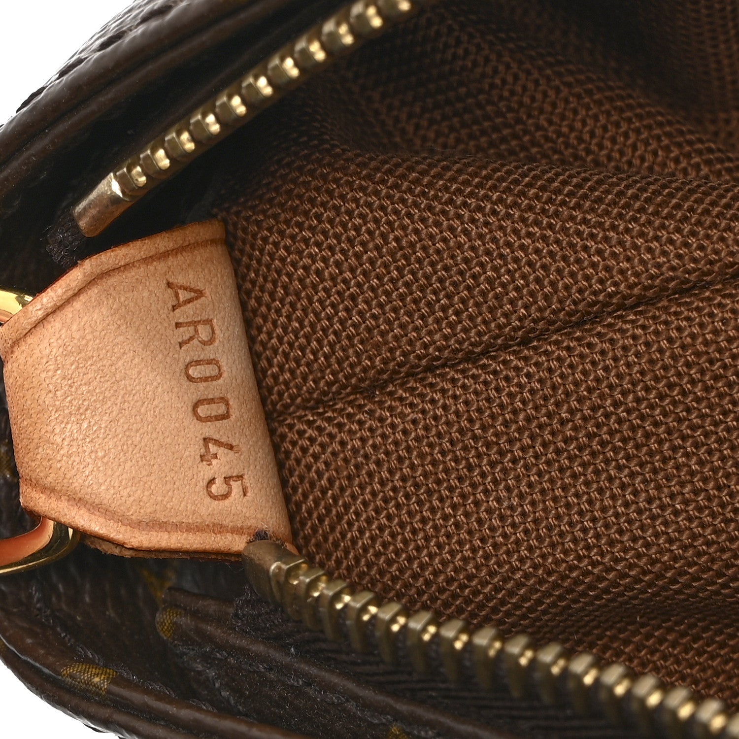 Louis Vuitton Monogram Cabas Mezzo 7 of 12