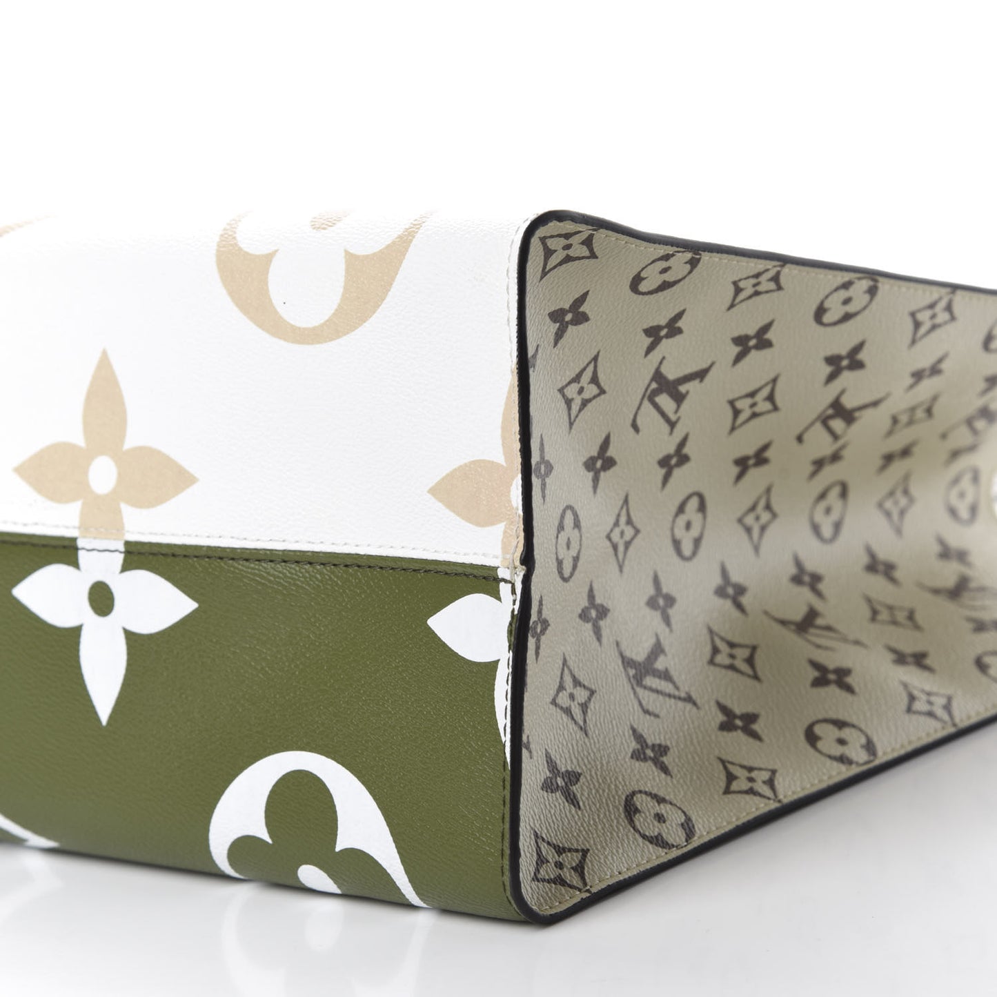 Monogram Giant Onthego GM Kaki Beige