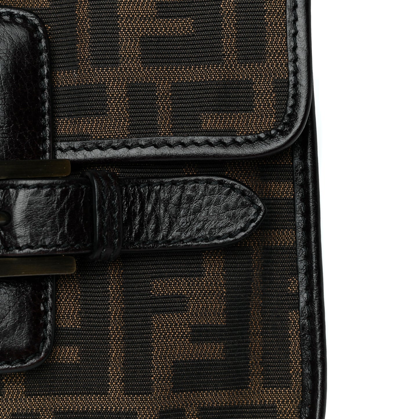 Zucca Calfskin Shoulder Bag Tobacco