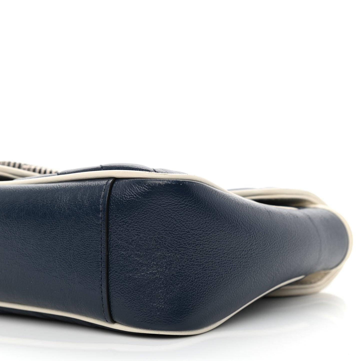 Vintage Effect Calfskin Matelasse Diagonal Small Torchon GG Marmont Shoulder Bag Blue Agata Mystic White