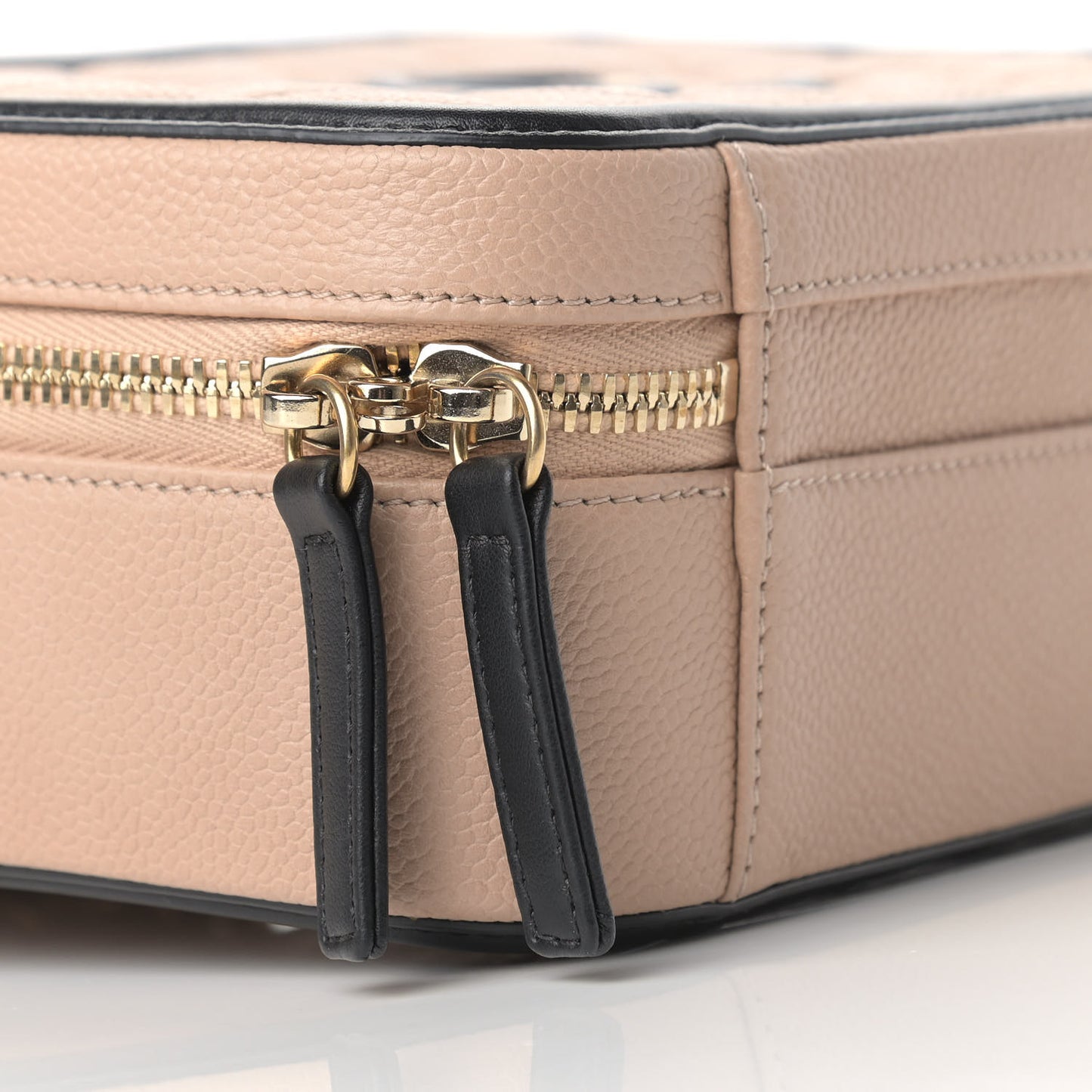 Caviar Quilted Medium CC Filigree Vanity Case Beige Black