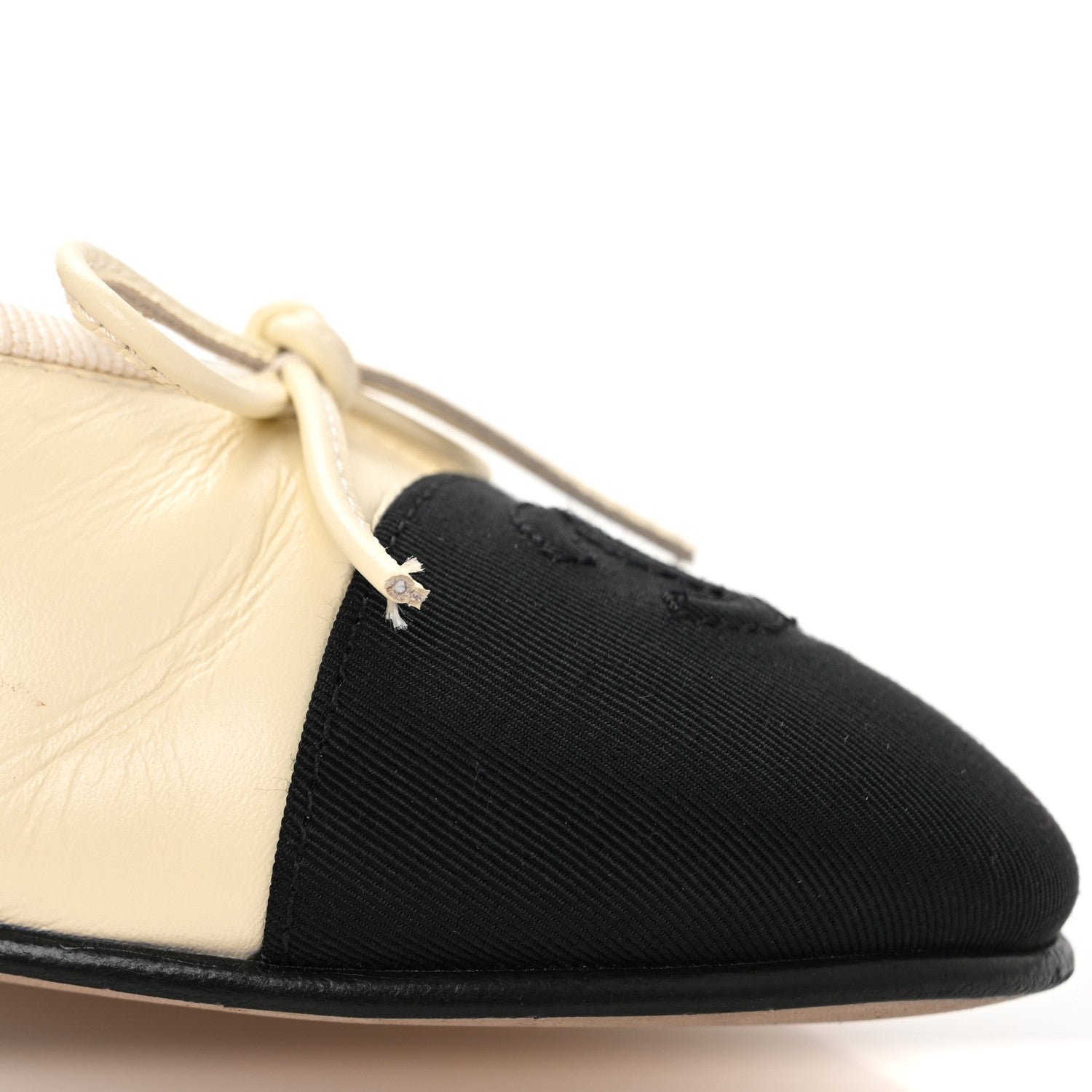 Chanel Calfskin Grosgrain Cap Toe CC Ballerina Flats 39.5 Ivory Black 10 of 11