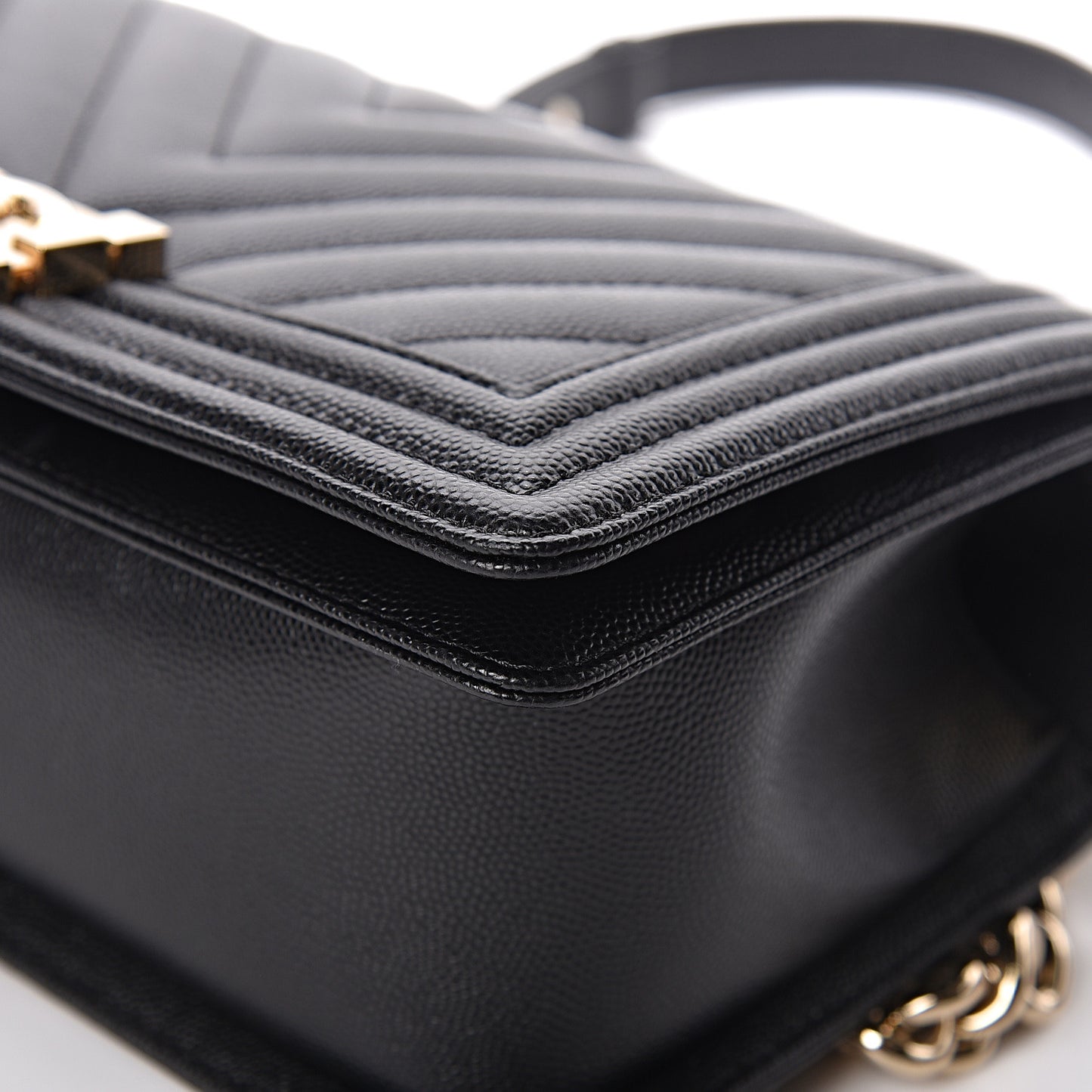 Caviar Chevron Quilted Medium Boy Flap Black