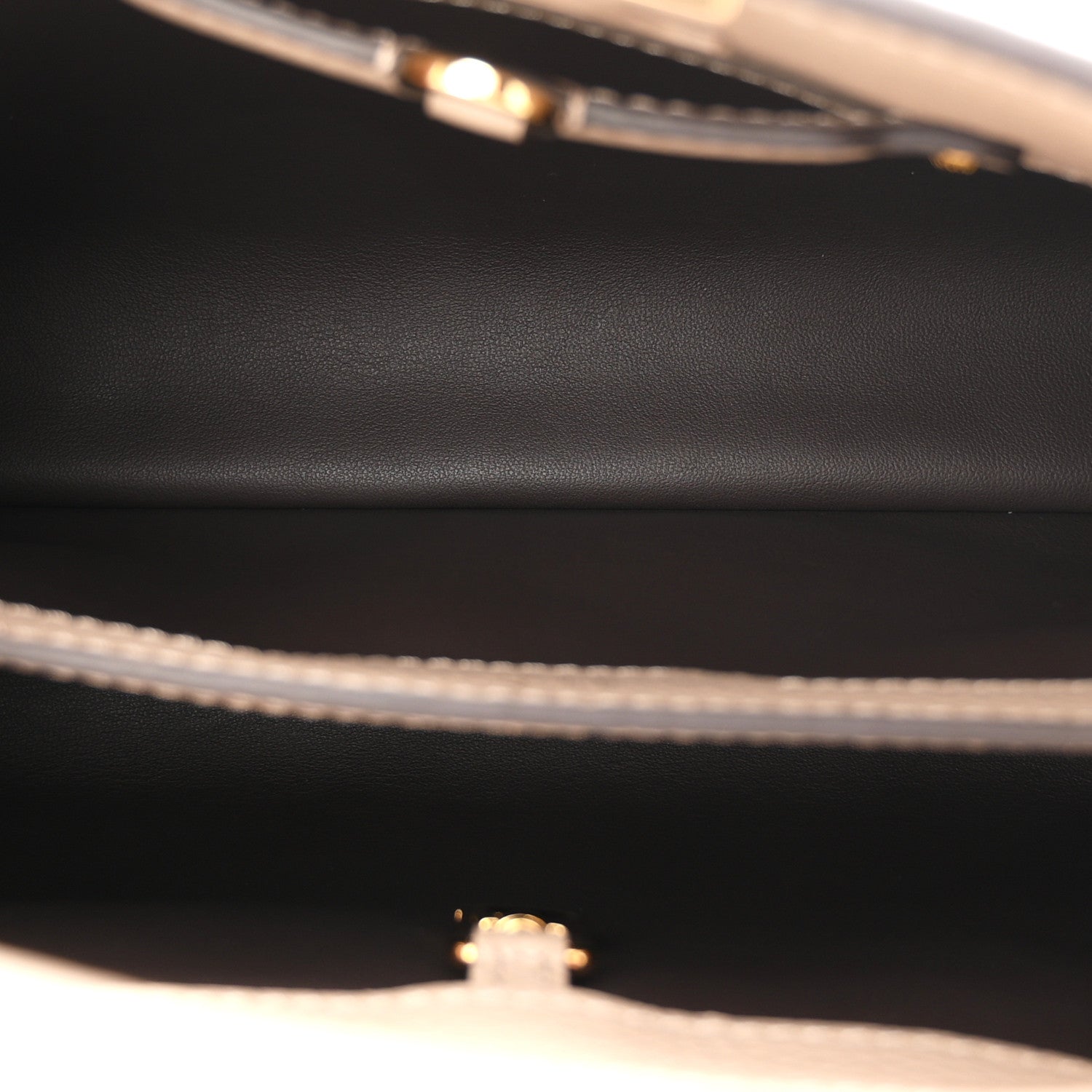 Louis Vuitton Taurillon Capucines BB Galet 5 of 9