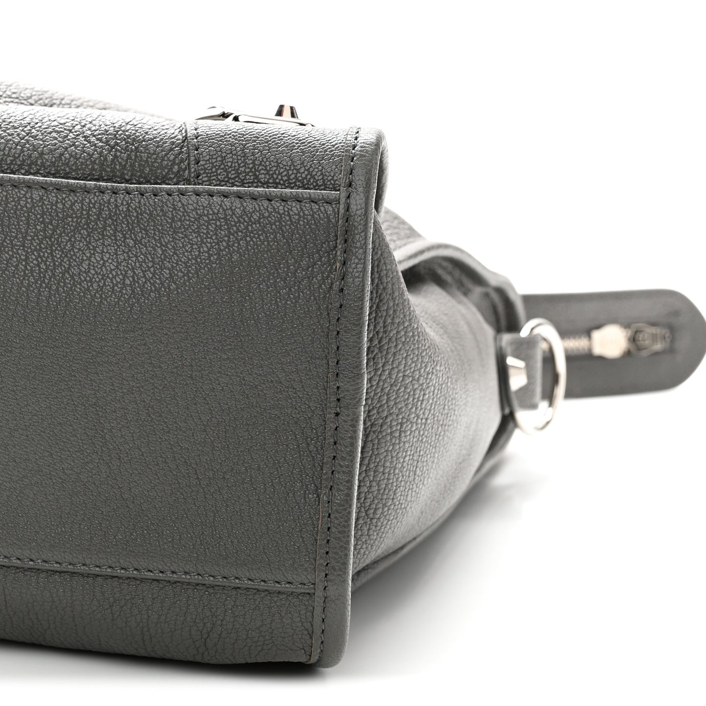 Chevre Silver Metallic Edge Hardware City Gris Acier