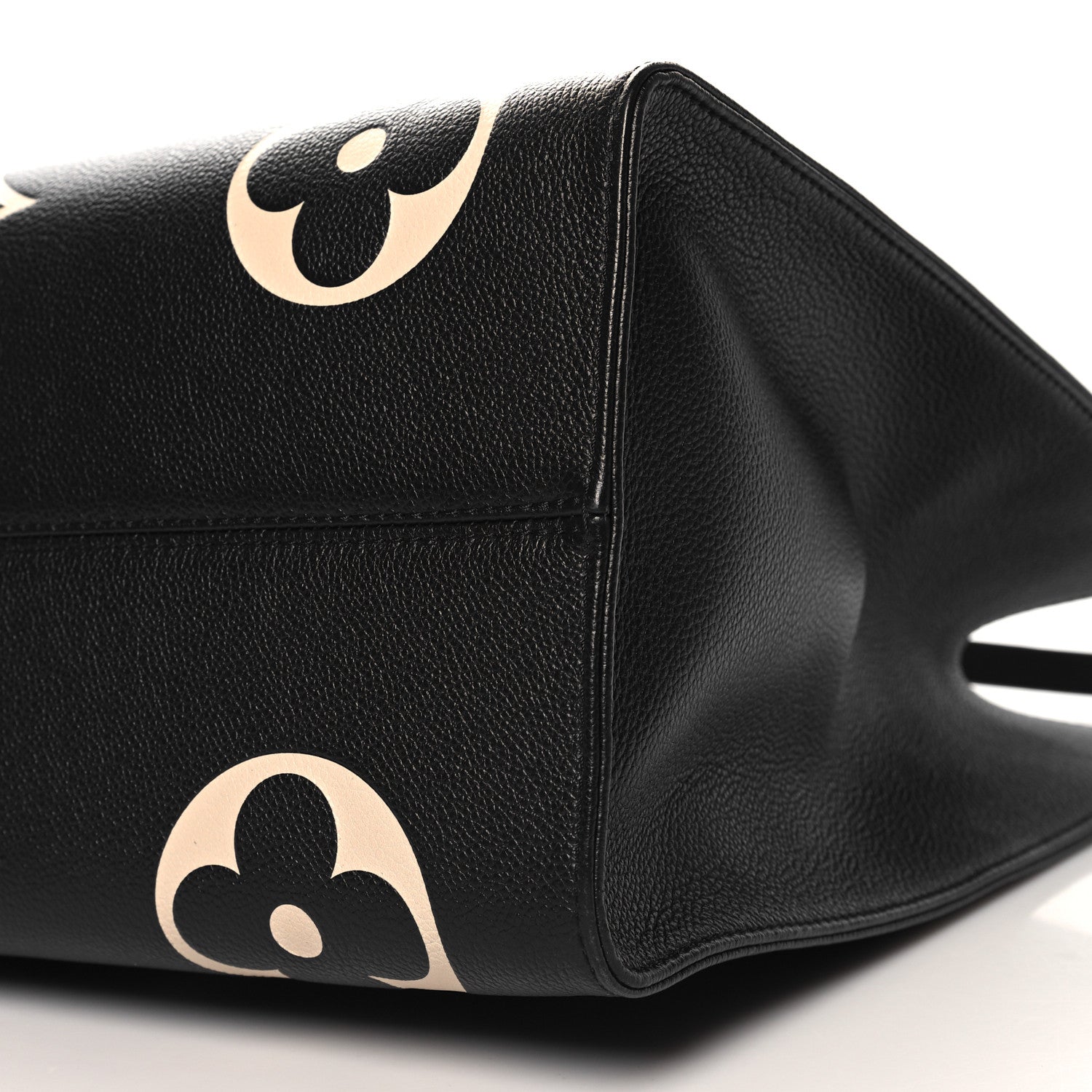 Louis Vuitton Empreinte Monogram Giant Onthego GM Black Beige 9 of 9