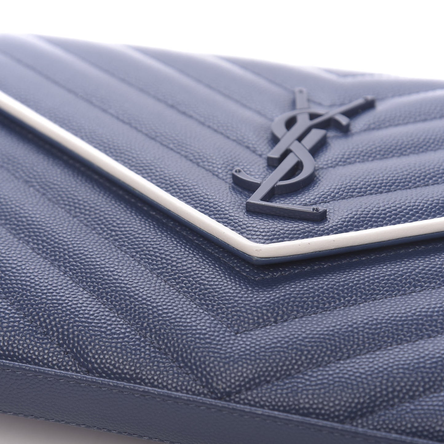 Grain De Poudre Matelasse Monogram Chain Wallet Denim Bianco Ottico