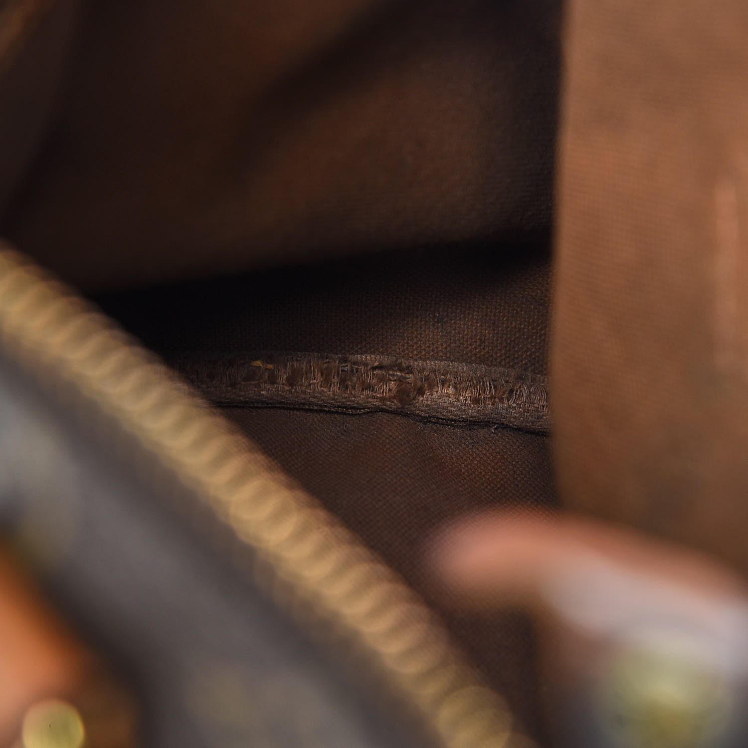 Louis Vuitton Monogram Speedy 25 24 of 37