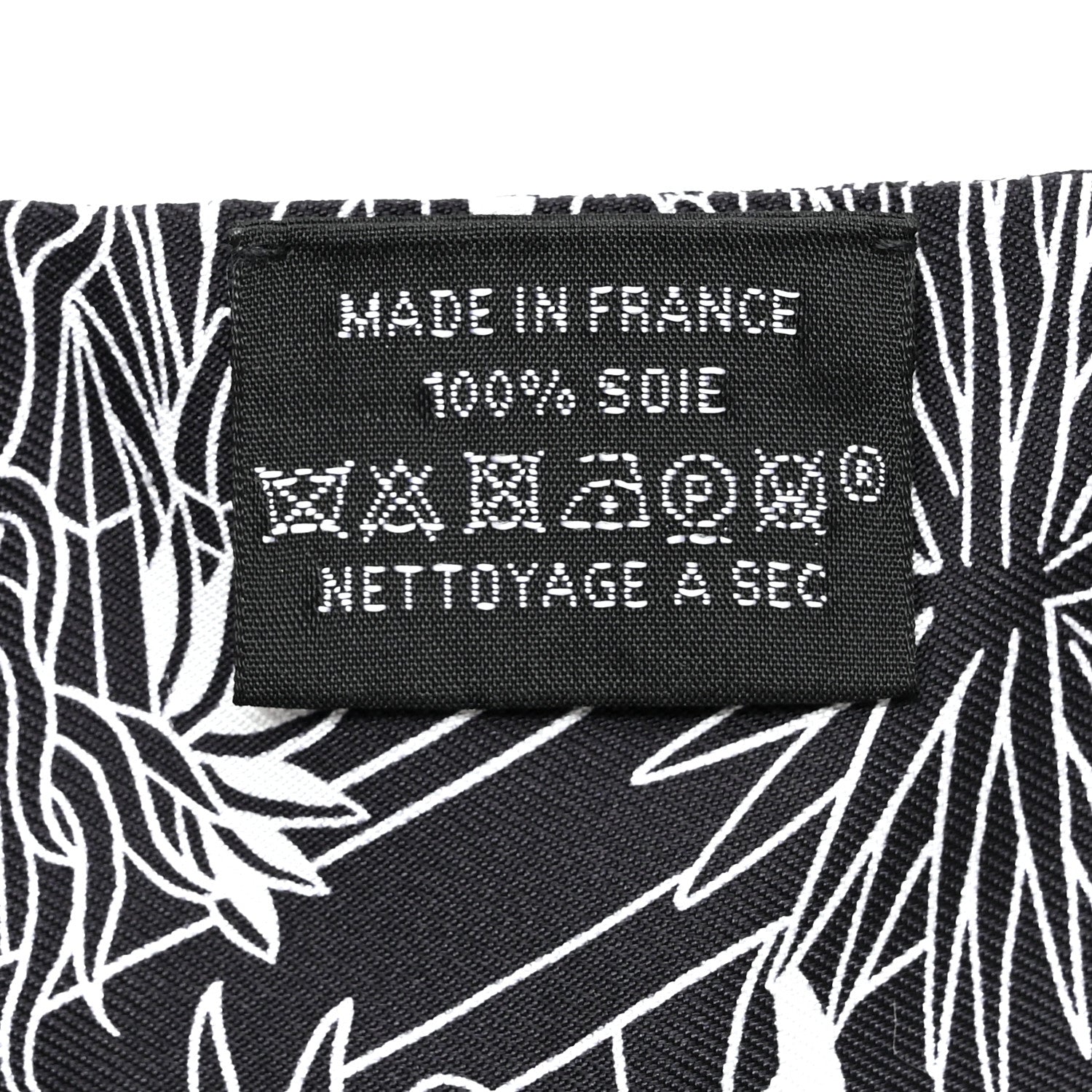 Hermes Silk Animapolis Twilly Black White 1922521 – FASHIONPHILE
