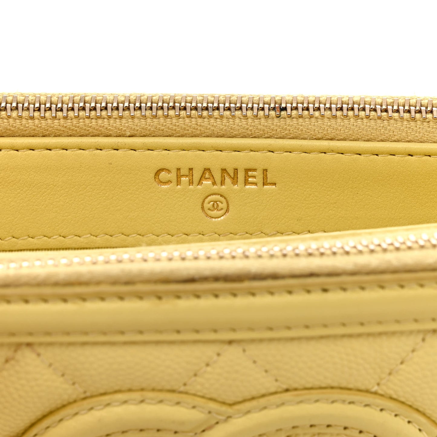 Caviar Quilted CC Filigree Clutch With Chain Yellow