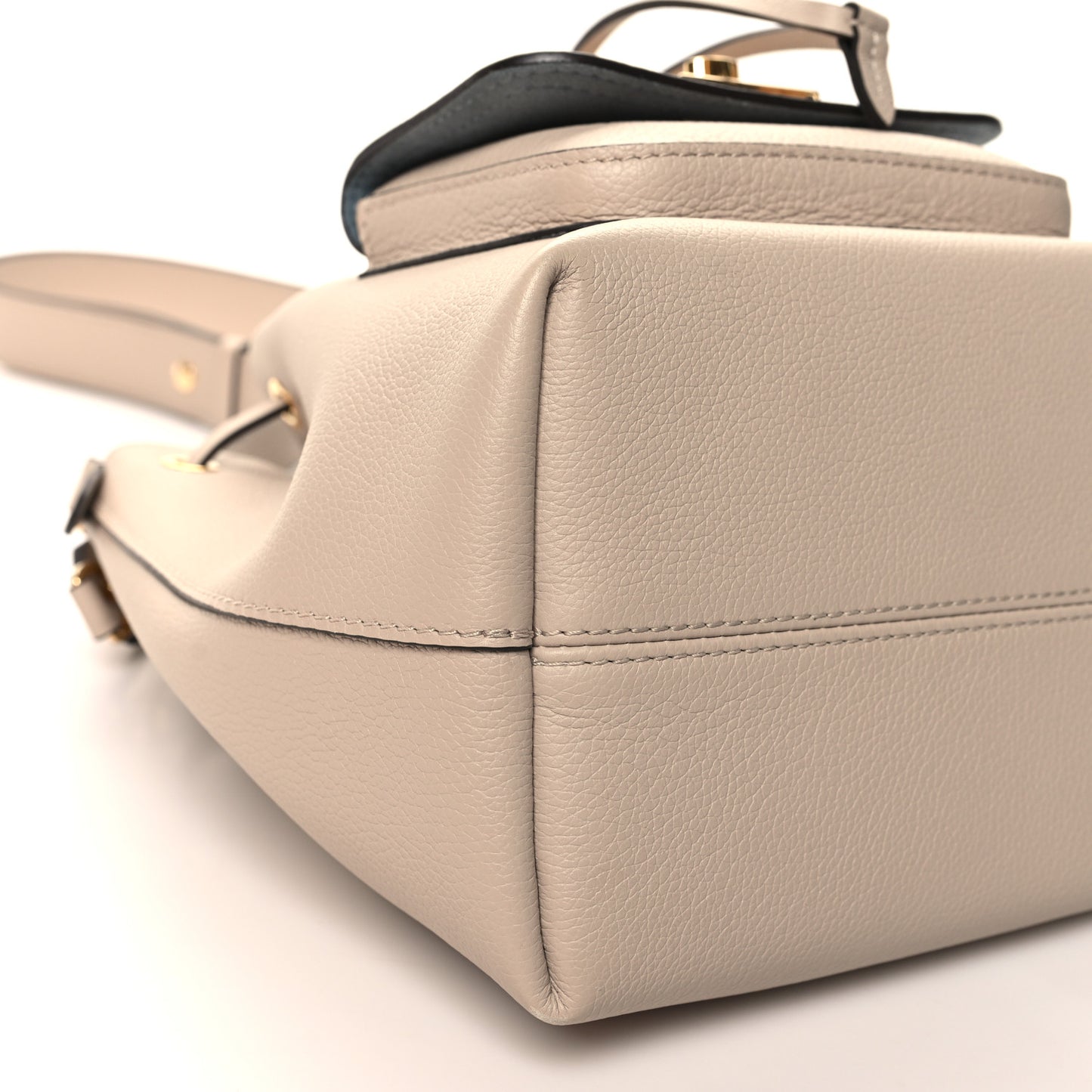 Calfskin Lockme Bucket MM Greige
