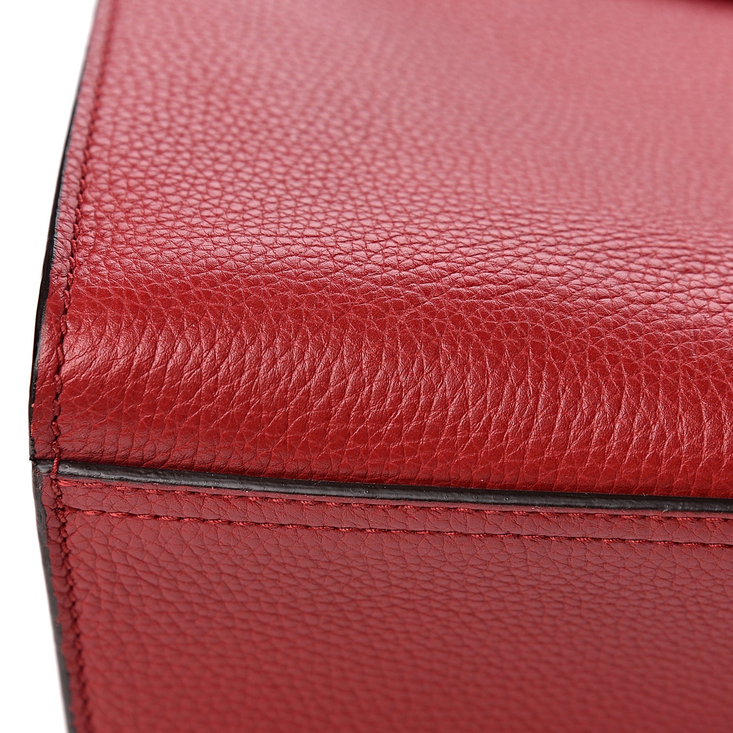 Calfskin Feline Medium GG Marmont Top Handle Bag Vulcanic Red