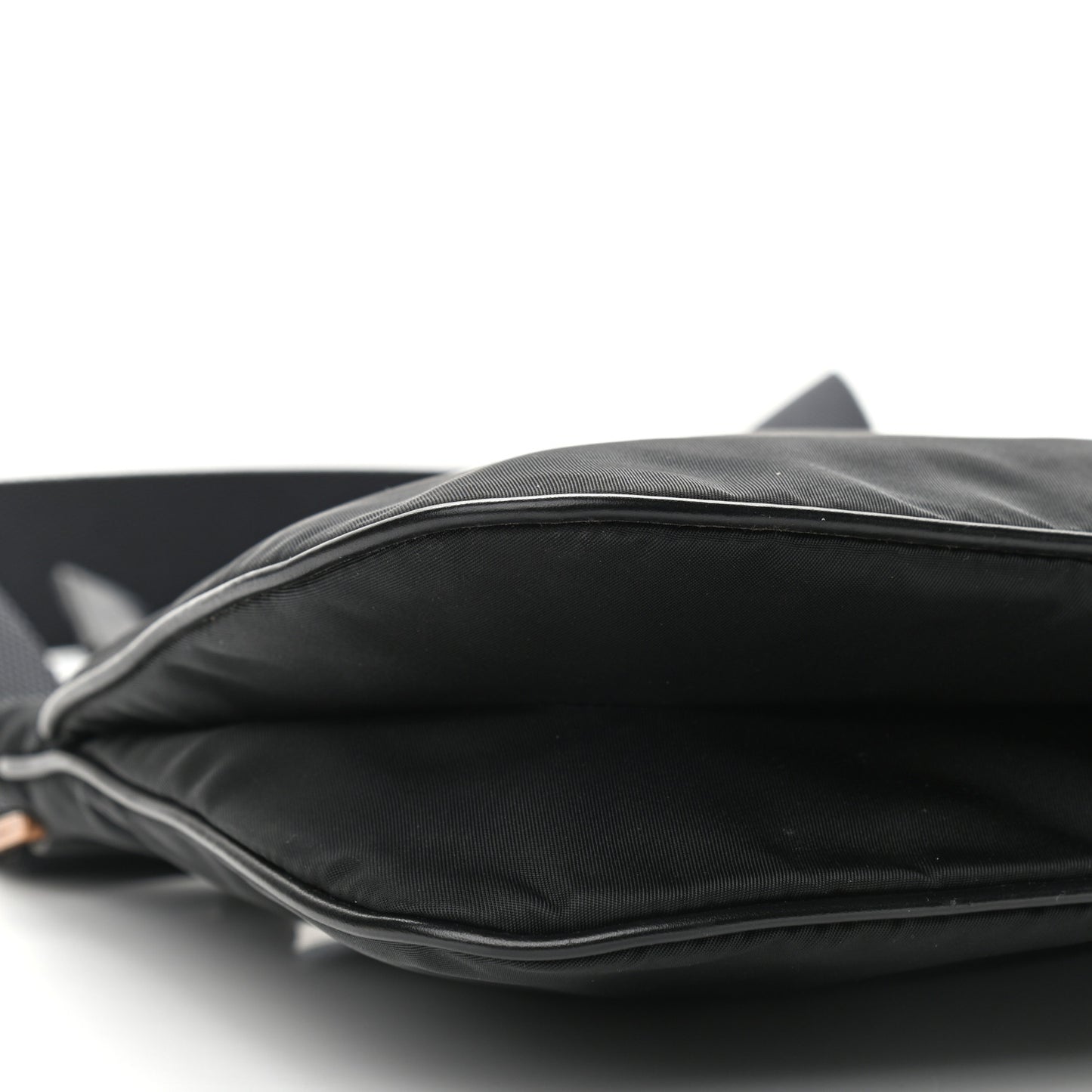 Tessuto Nylon Messenger Bag Black