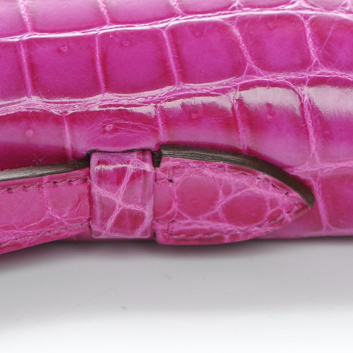 Shiny Niloticus Crocodile Kelly Cut Pochette Rose Scheherazade
