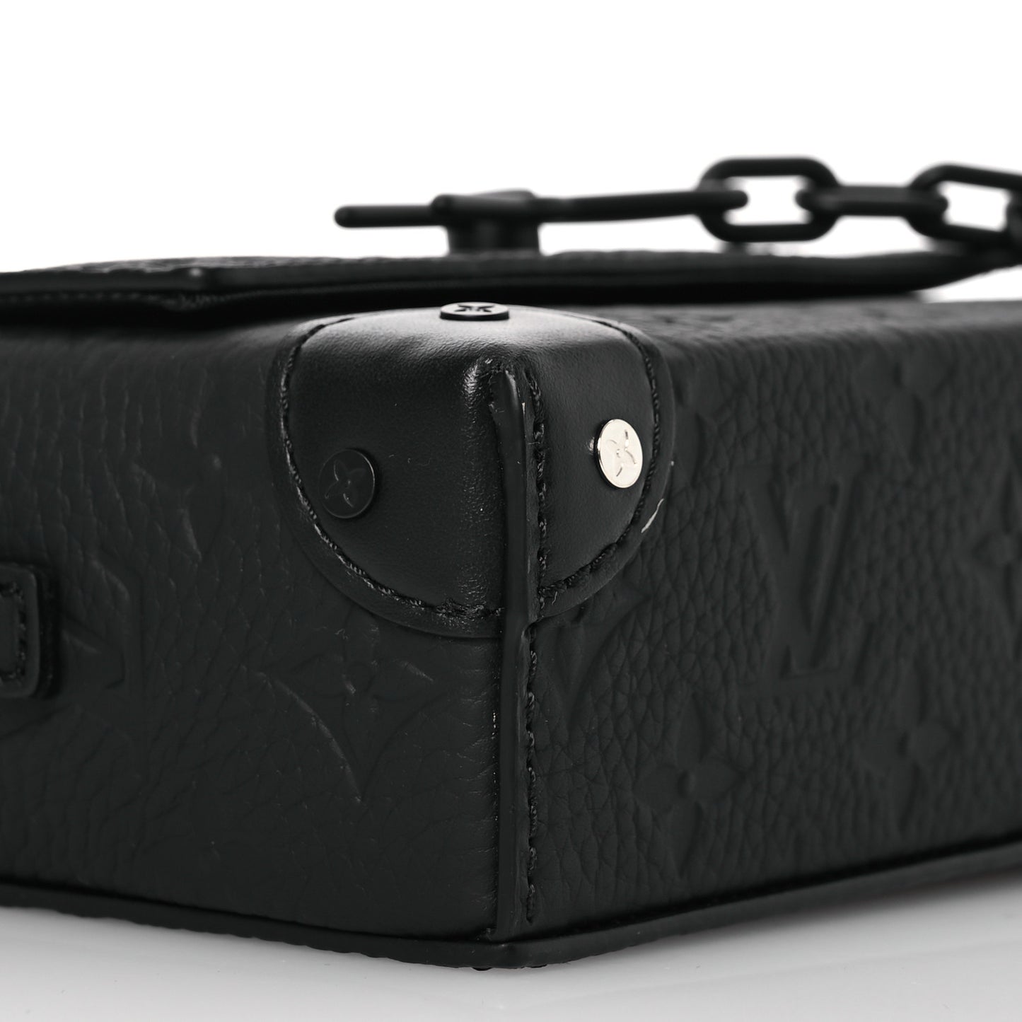 Taurillon Monogram Steamer Wearable Wallet Black