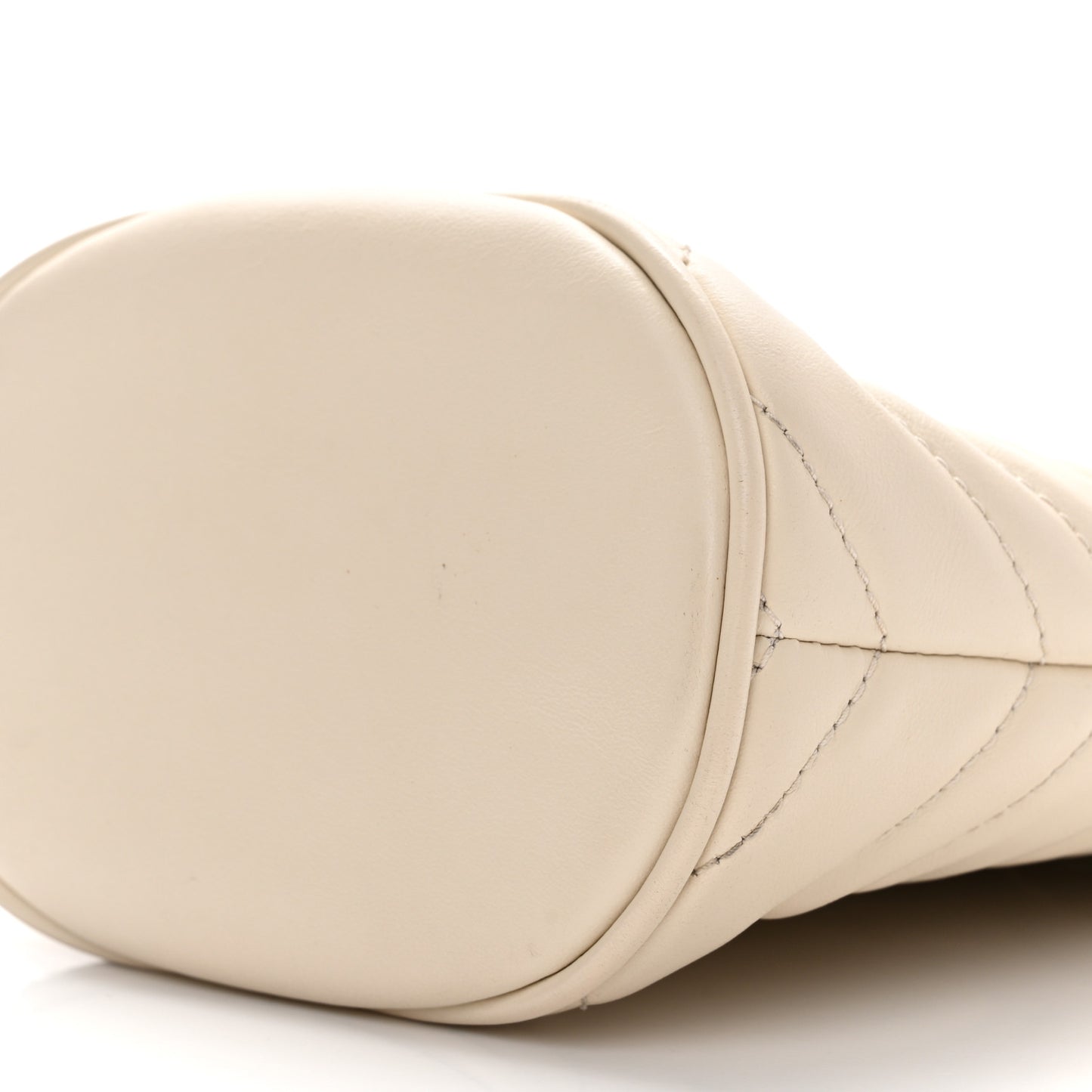 Calfskin Matelasse Mini GG Marmont 2.0 Bucket Bag White