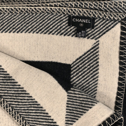 Chanel Merino Wool Cashmere CC Throw Blanket Black Beige 4 of 4