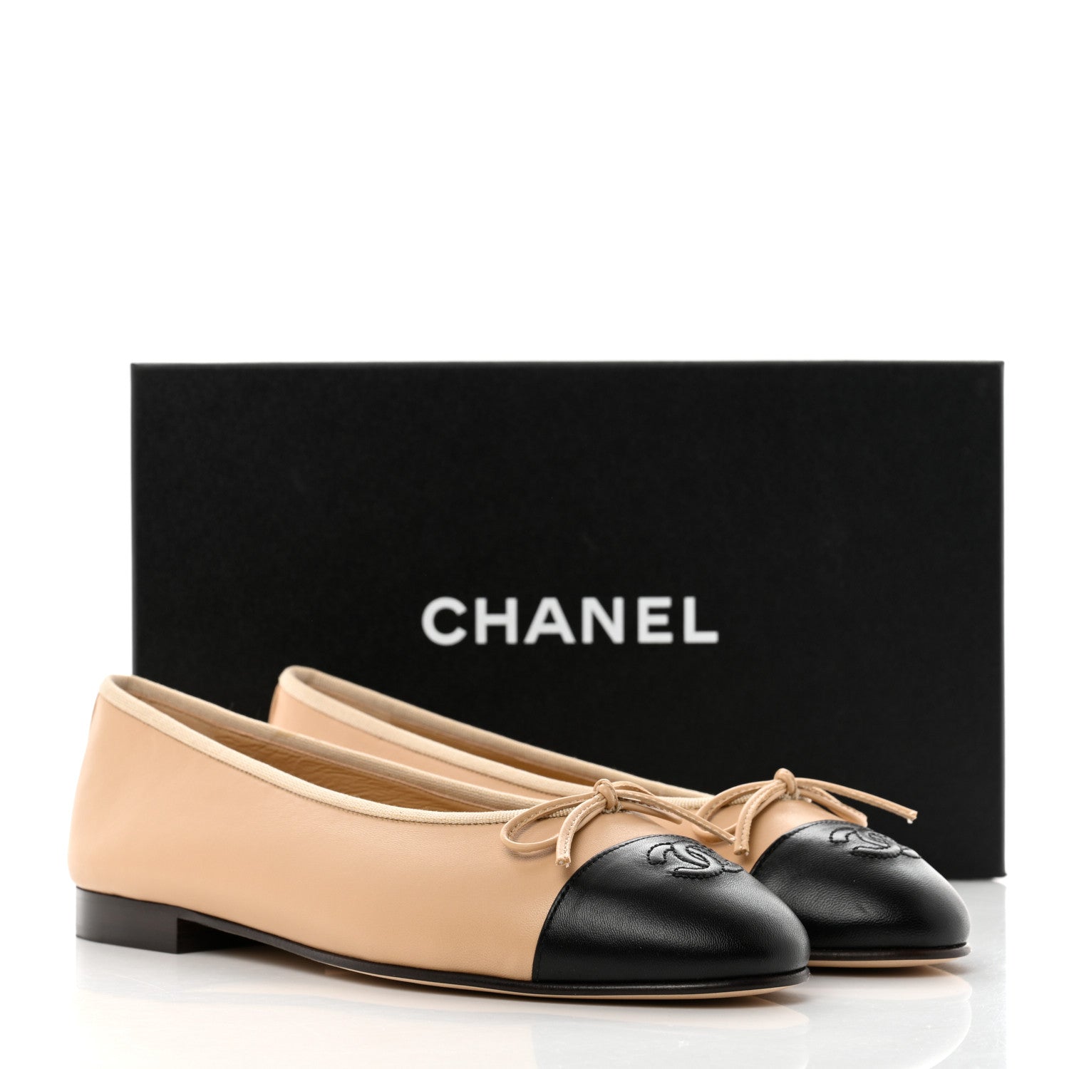 Chanel Lambskin Cap Toe CC Ballerina Flats 39 Beige Black 9 of 9