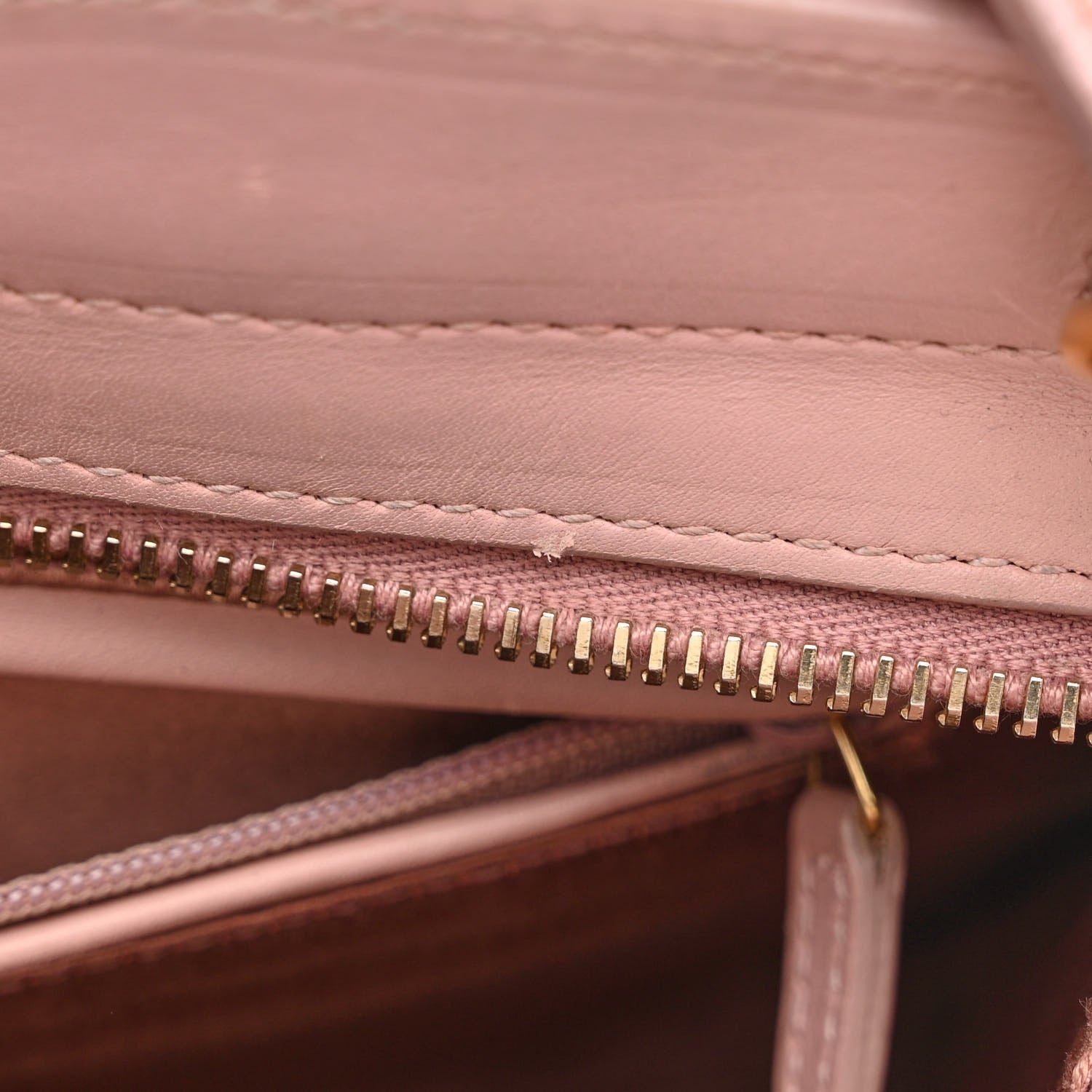 Saint Laurent Textured Calfskin Small Cabas ChYc Light Pink 8 of 21