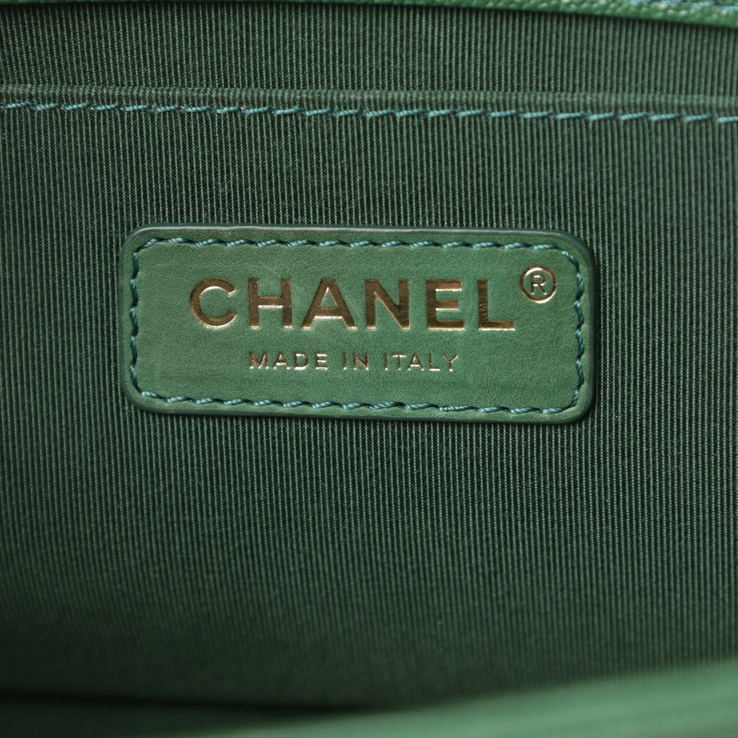 Caviar Quilted Medium Boy Flap Green