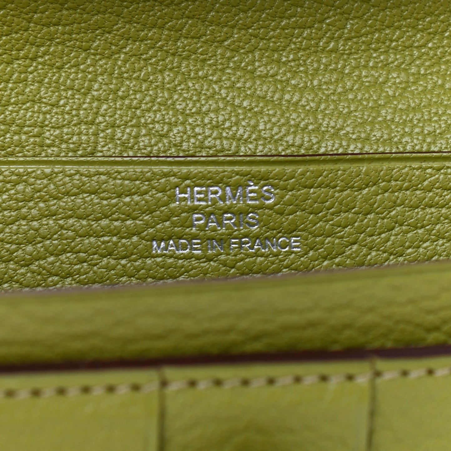 Chevre Mysore Bearn Wallet Rouge Vif Vert Anis