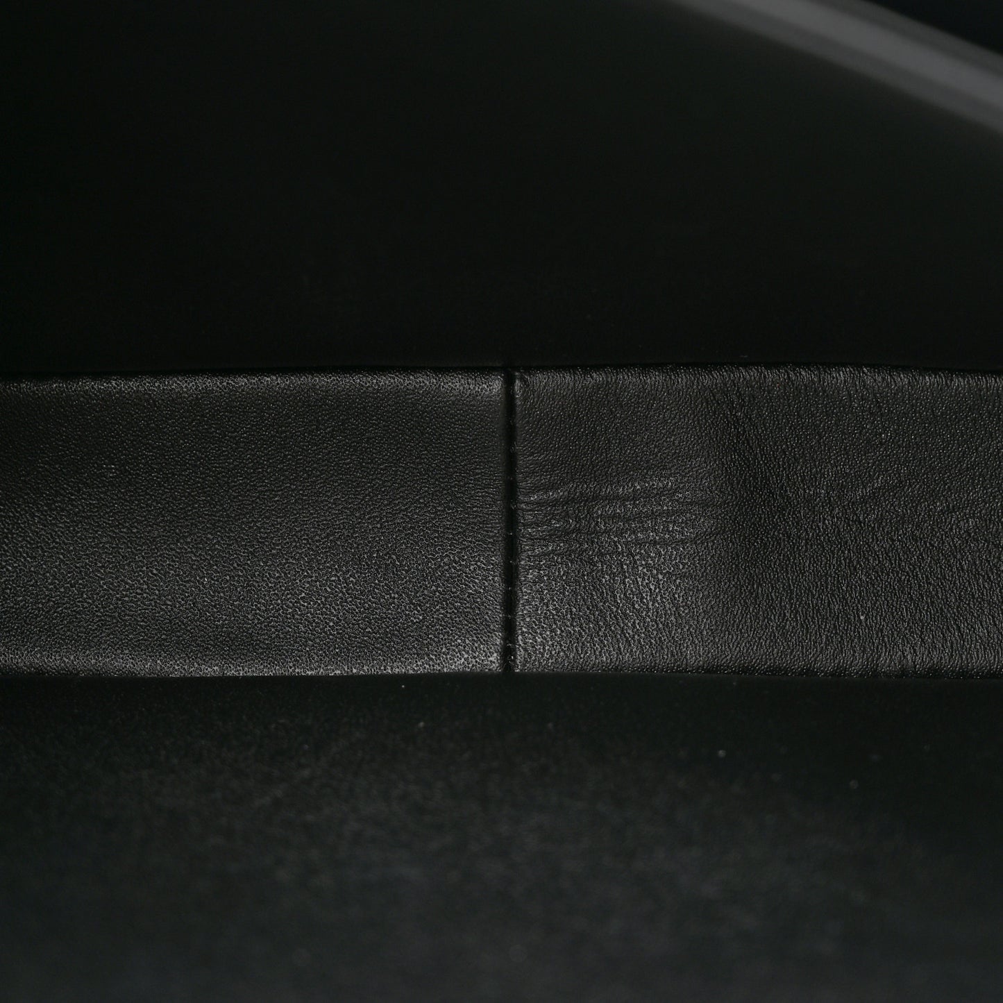 Shiny Calfskin Medium Triomphe Black