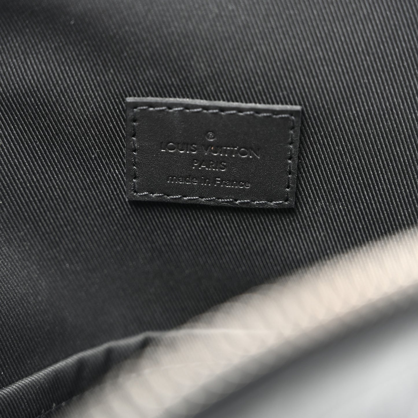 Damier Infini Avenue Sling Bag Onyx