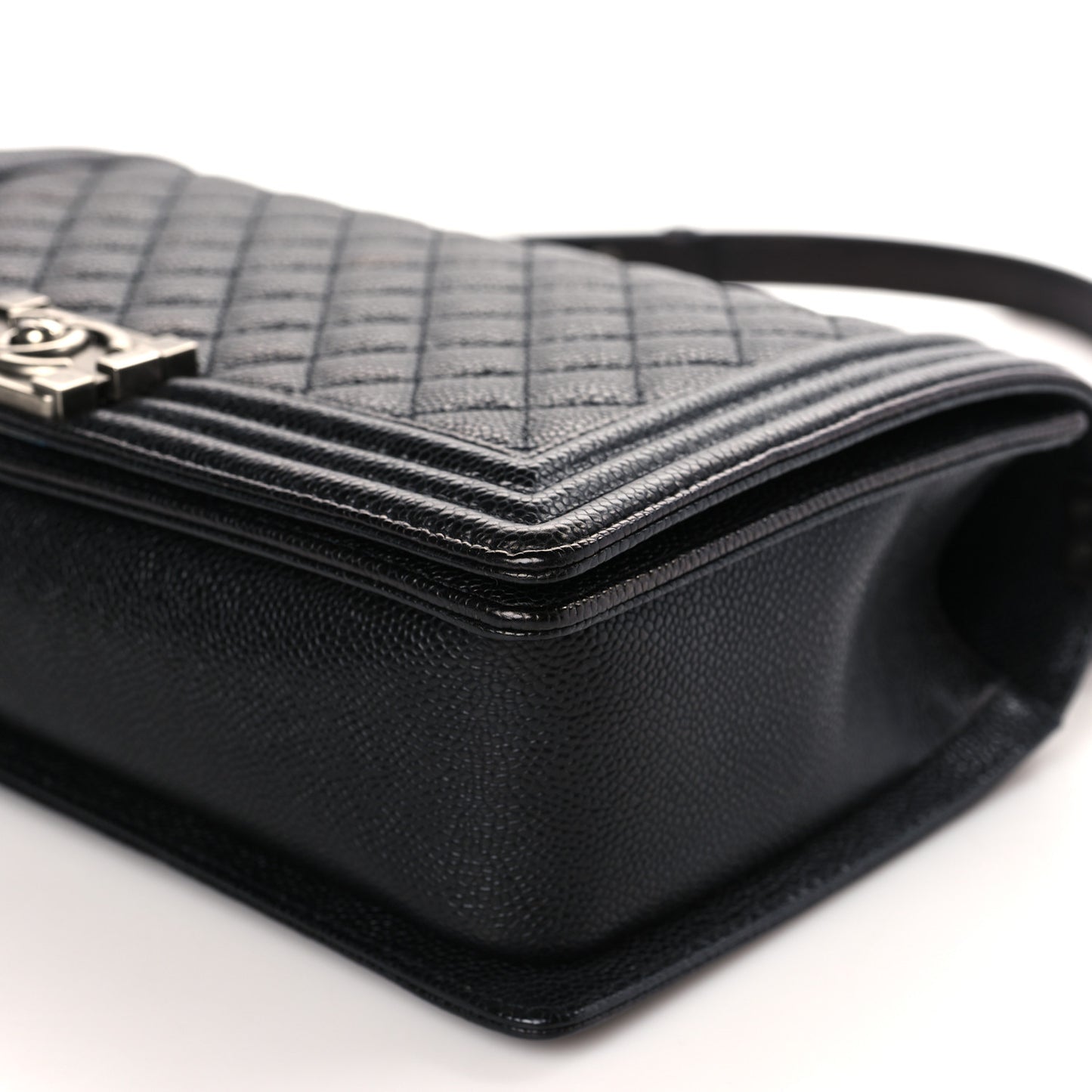 Caviar Quilted New Medium Boy Flap Black