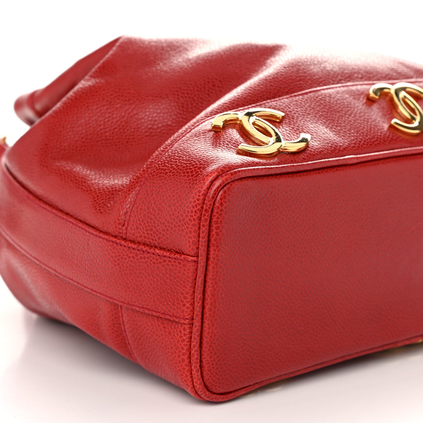 Caviar CC Drawstring Shoulder Bag Red