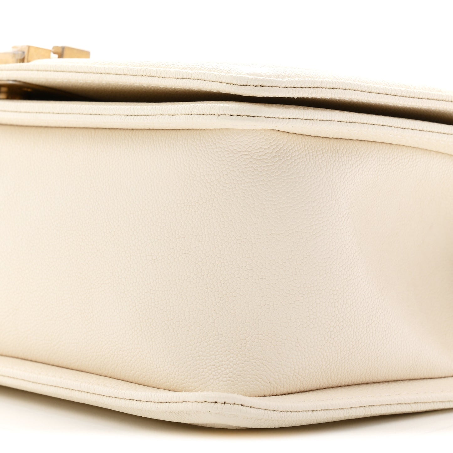 Caviar Quilted Medium Boy Flap White