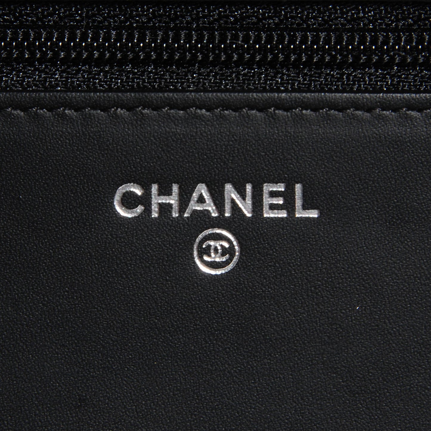 Patent Quilted Wallet On Chain WOC Black