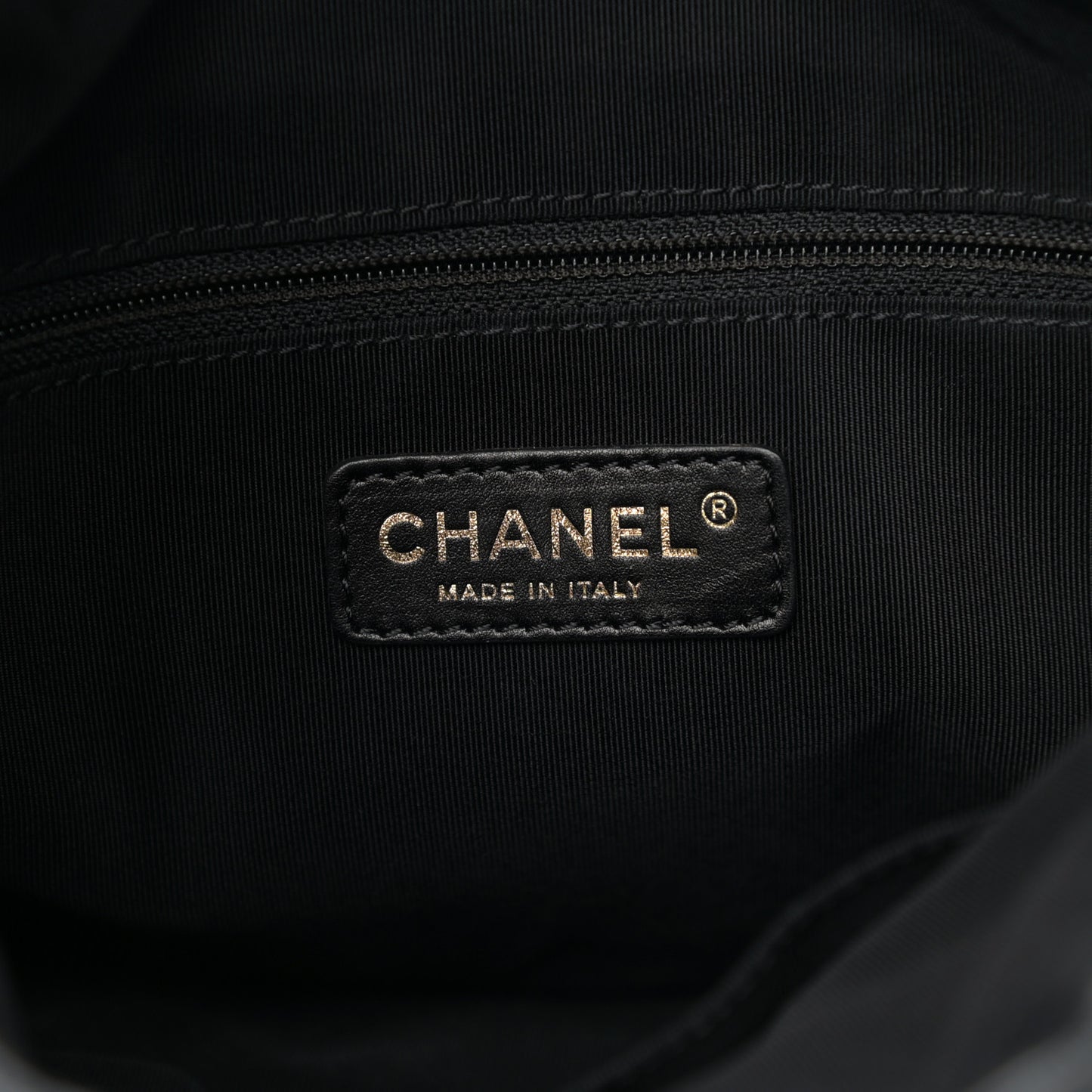 Calfskin Quilted Medium Chain Me Hobo Black
