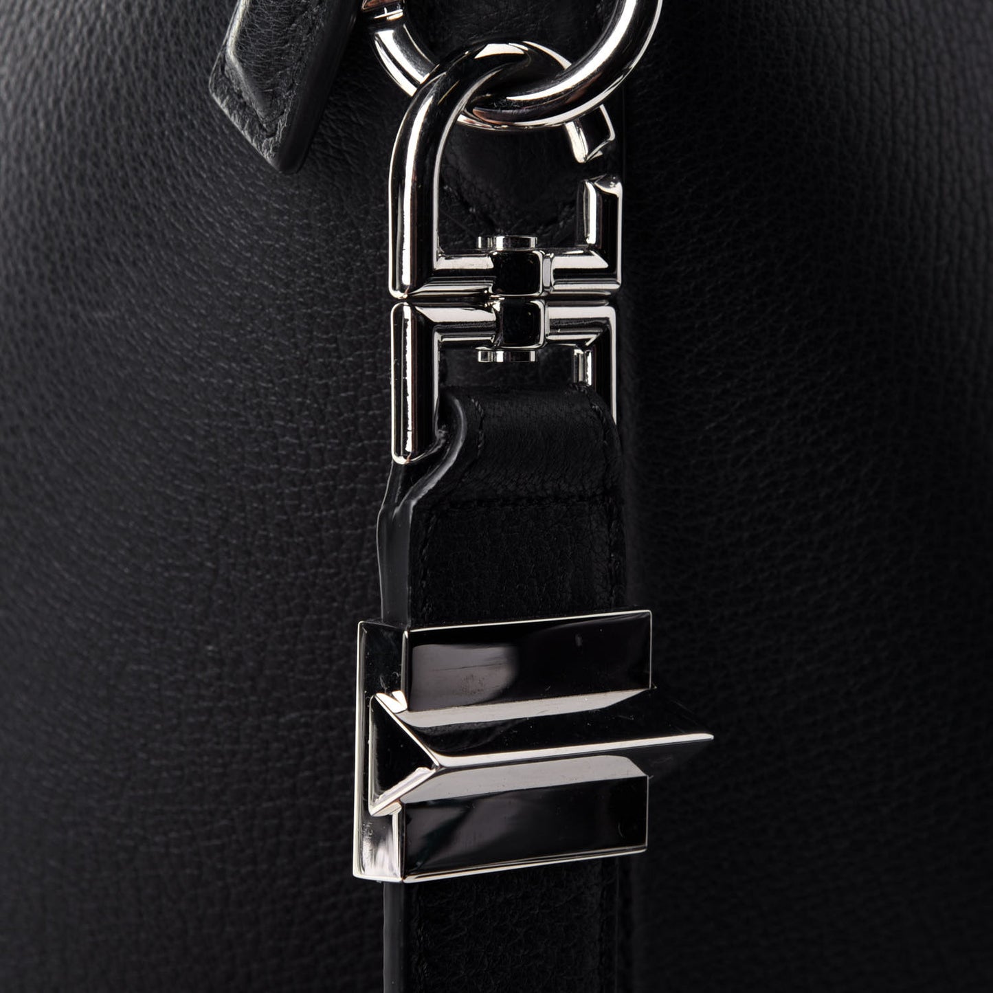 Sugar Goatskin Medium Antigona Black