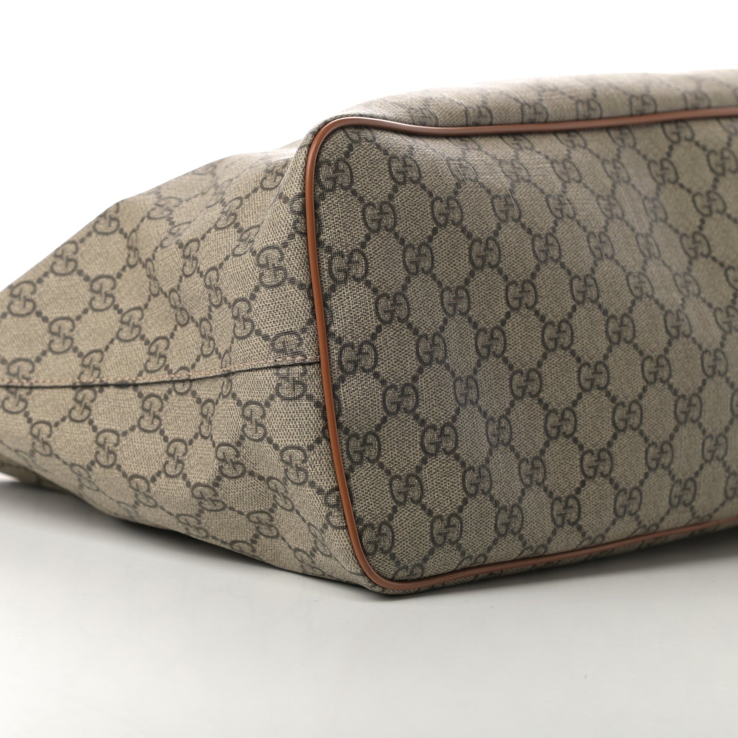 Soft GG Supreme Monogram Medium Crossbody Tote Beige Cuir