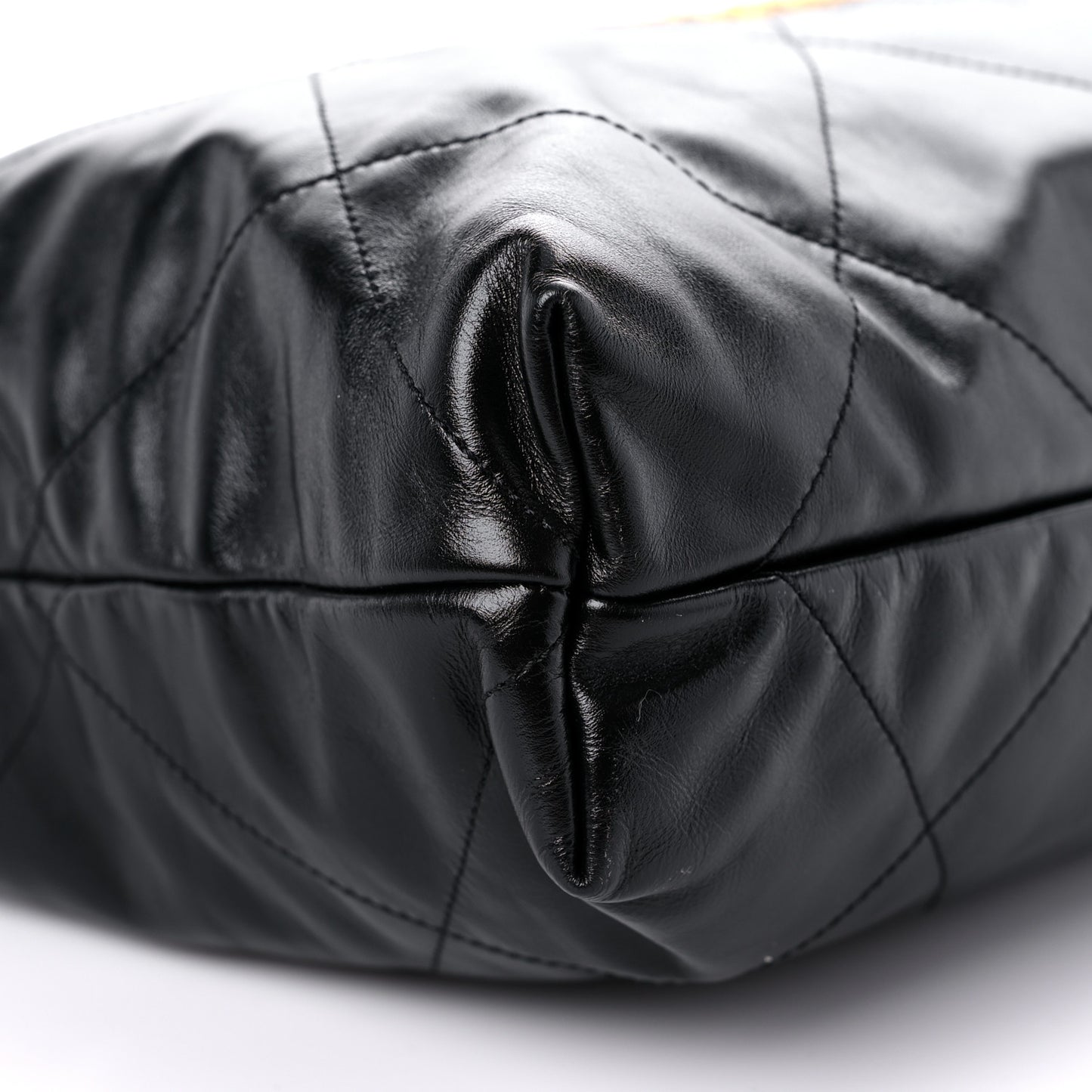 Shiny Calfskin Quilted Chanel 22 Black