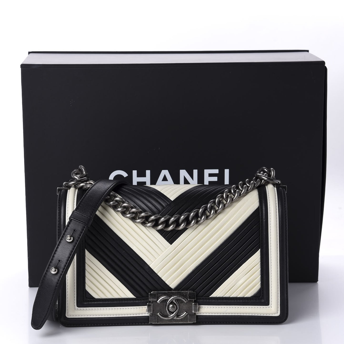 Calfskin Pleated Medium Boy In Rome Flap Black White