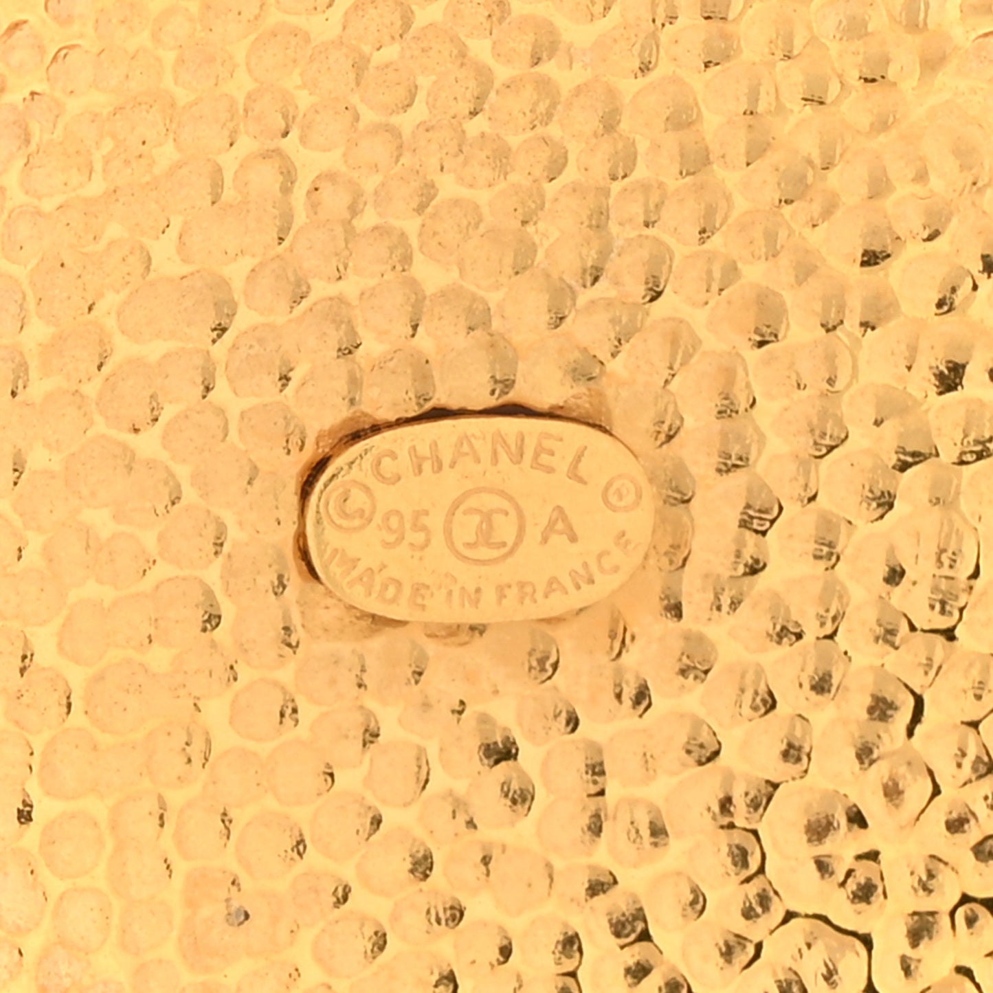 Metal CC Medallion Chain Necklace Gold