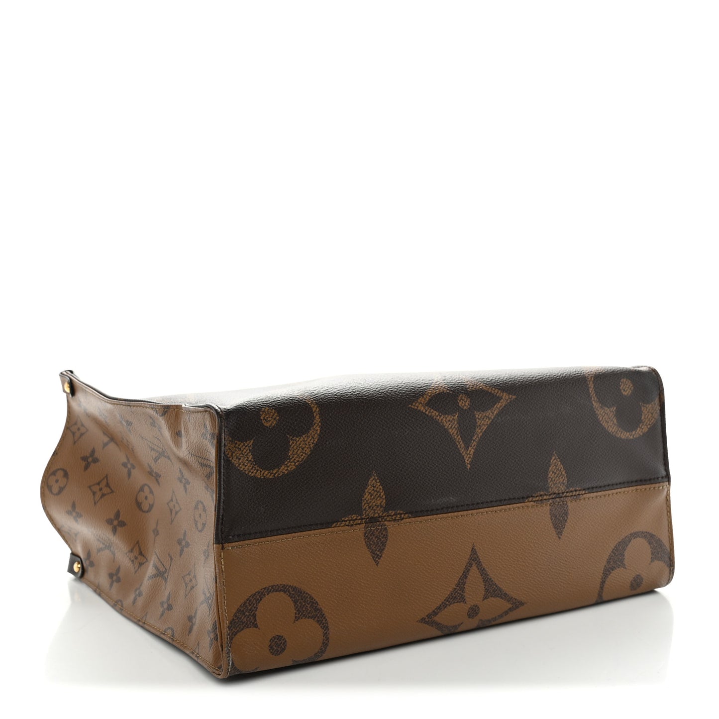 Reverse Monogram Giant Onthego MM