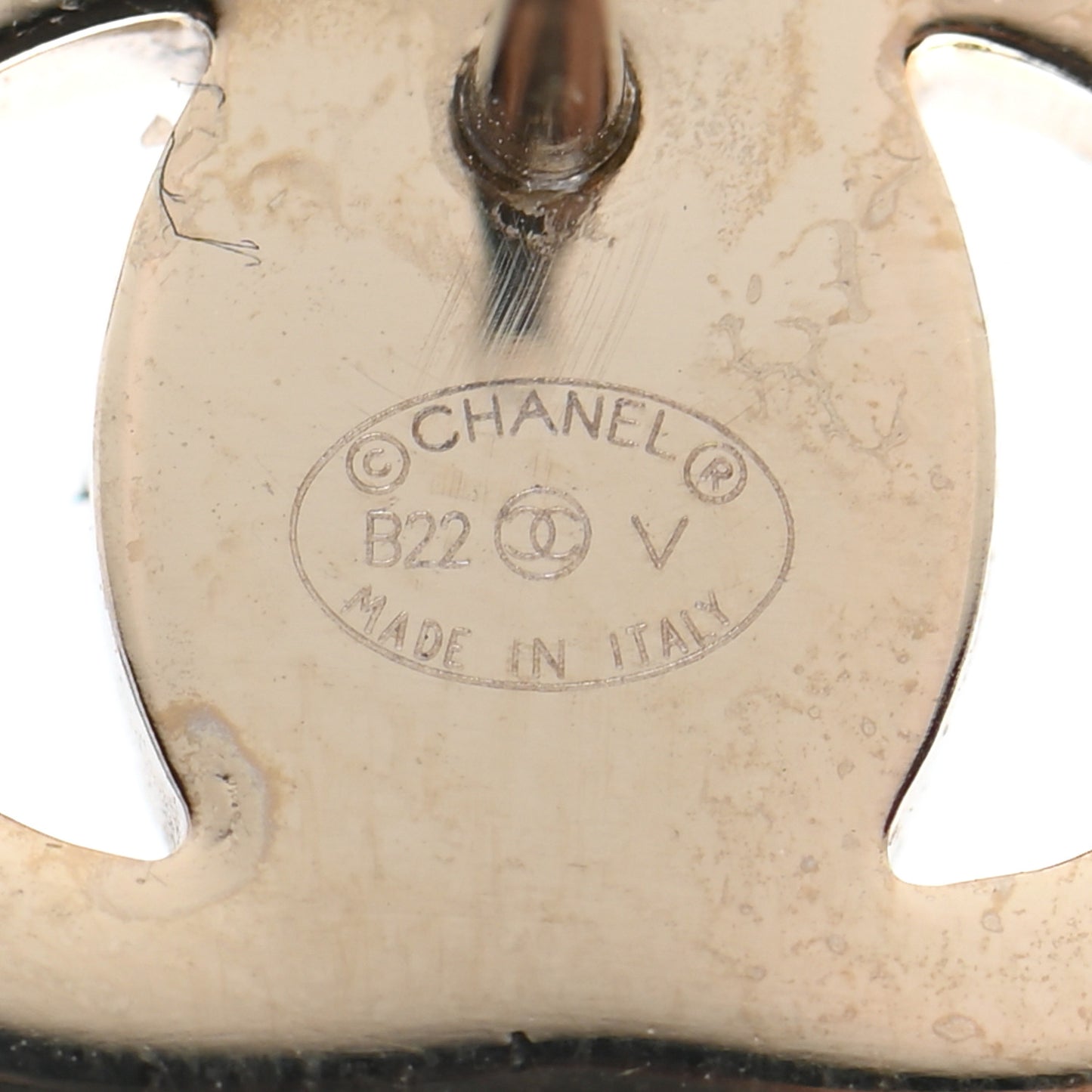 Metal CC Turnlock Earrings Gold