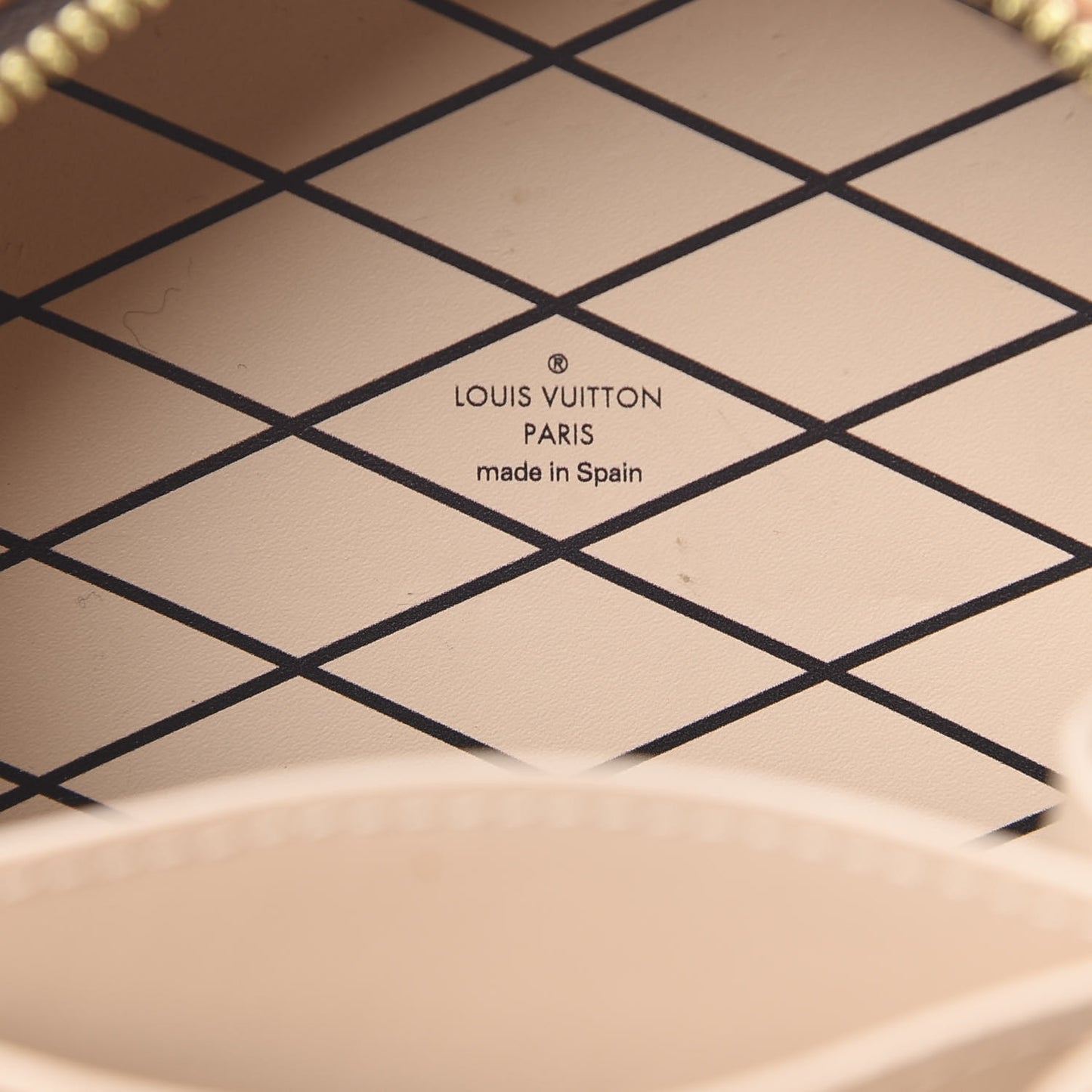 Monogram Mini Boite Chapeau