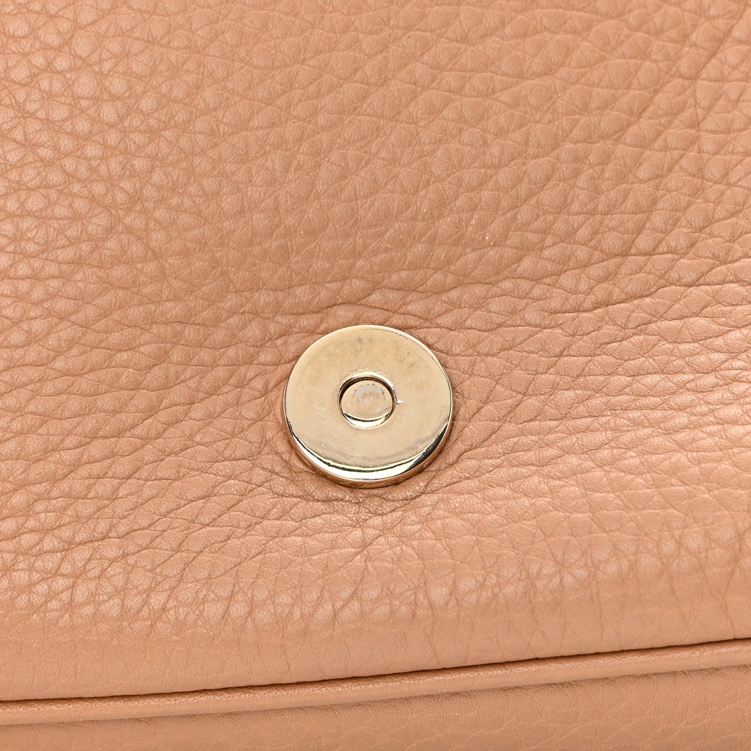 Gucci Pebbled Calfskin Medium Soho Flap Crossbody Camelia 20 of 21