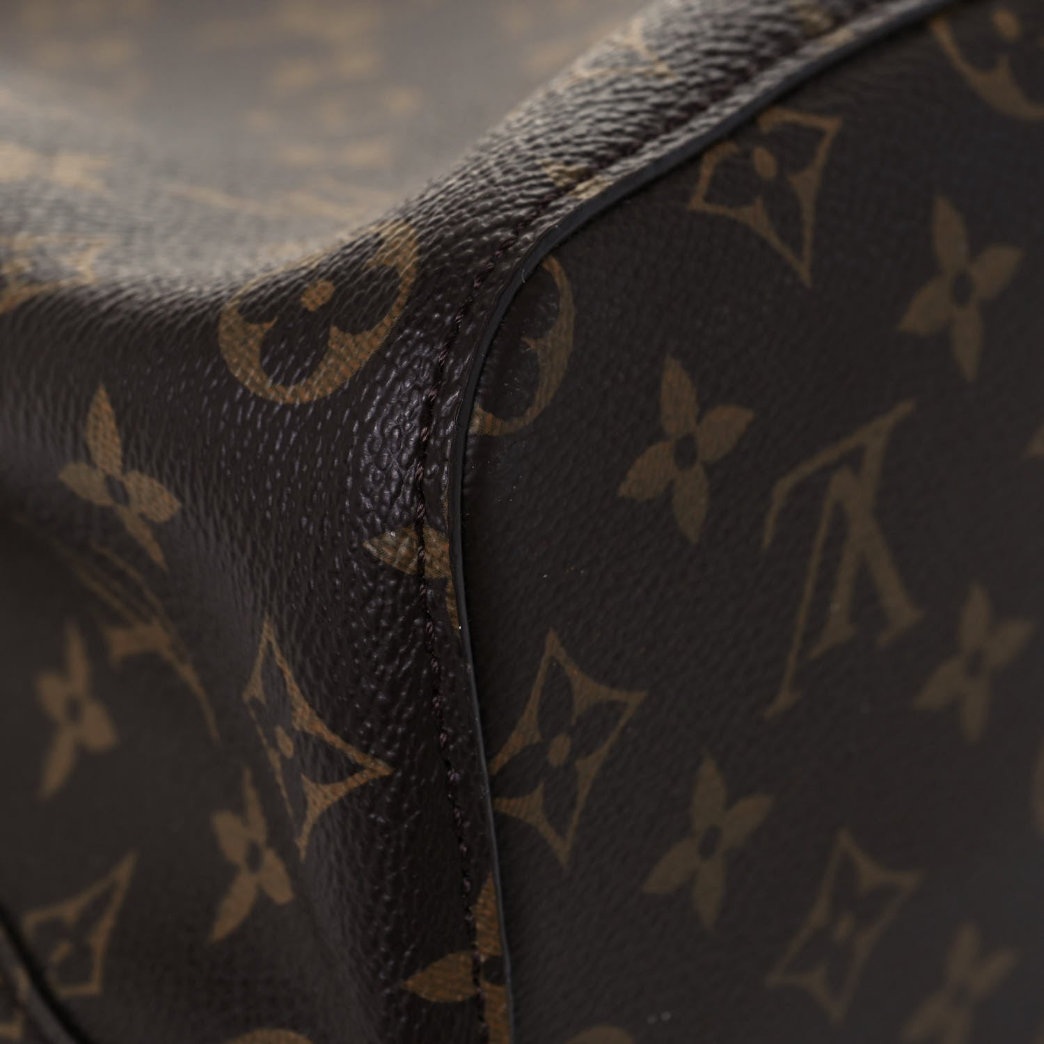 Louis Vuitton Monogram Neonoe MM Safran 9 of 13