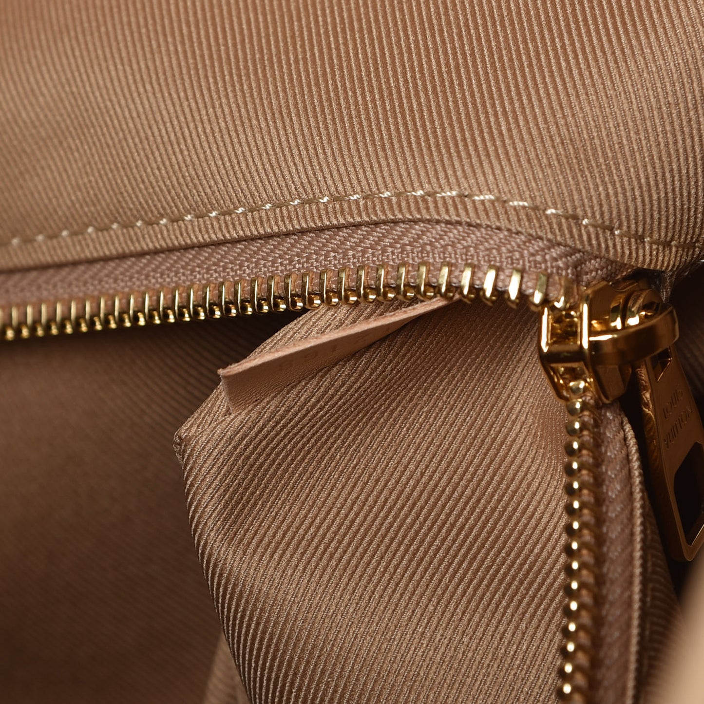 Damier Azur Graceful MM