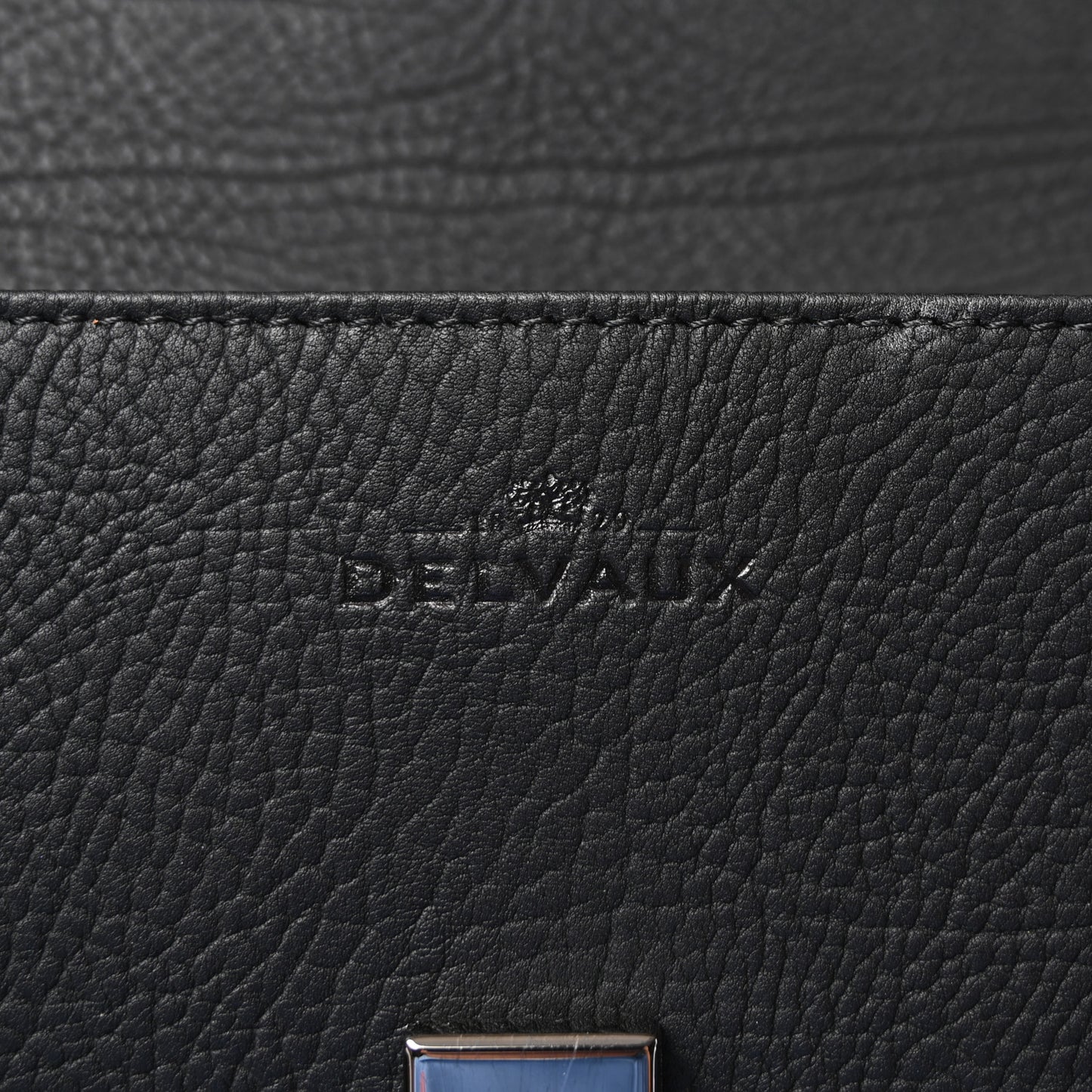 Crispy Calfskin GM Tempete Satchel Black