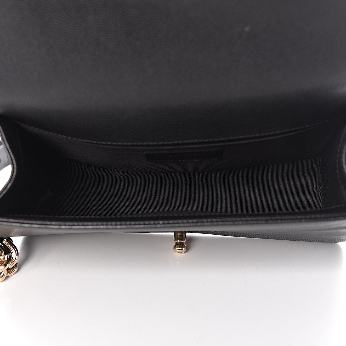 Caviar Quilted Medium Boy Flap Black