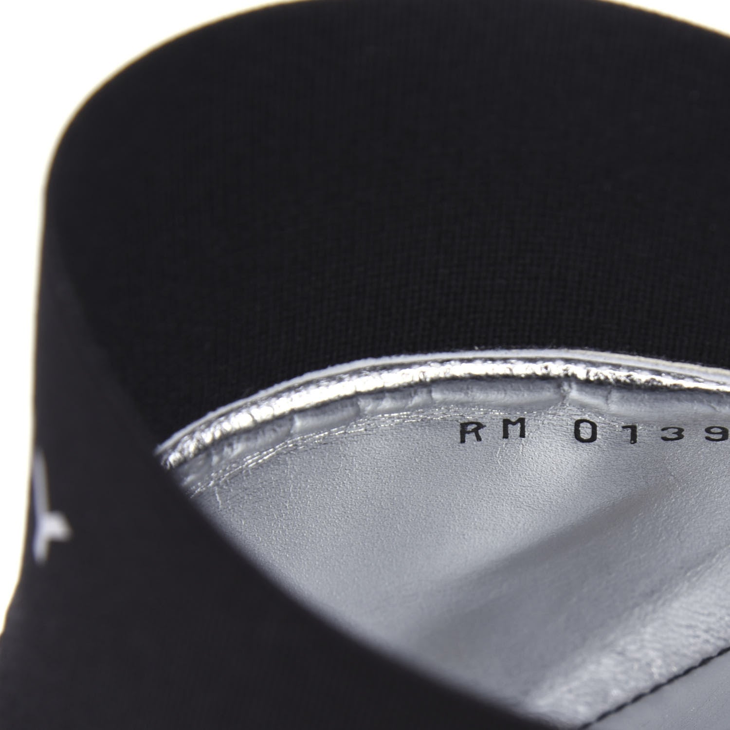 Givenchy Calfskin Bedford Logo Mule Slides 38.5 White Black 10 of 10