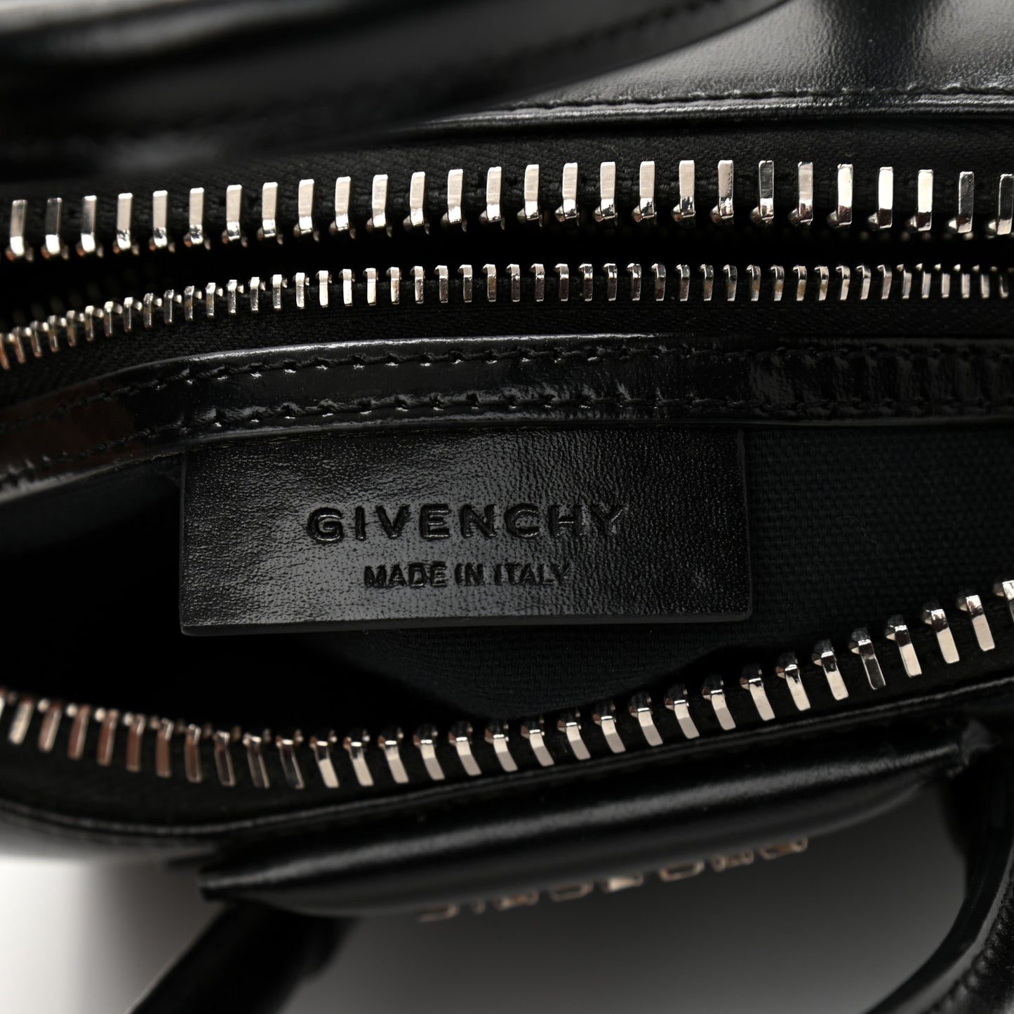 Shiny Lord Calfskin Mini Antigona Black